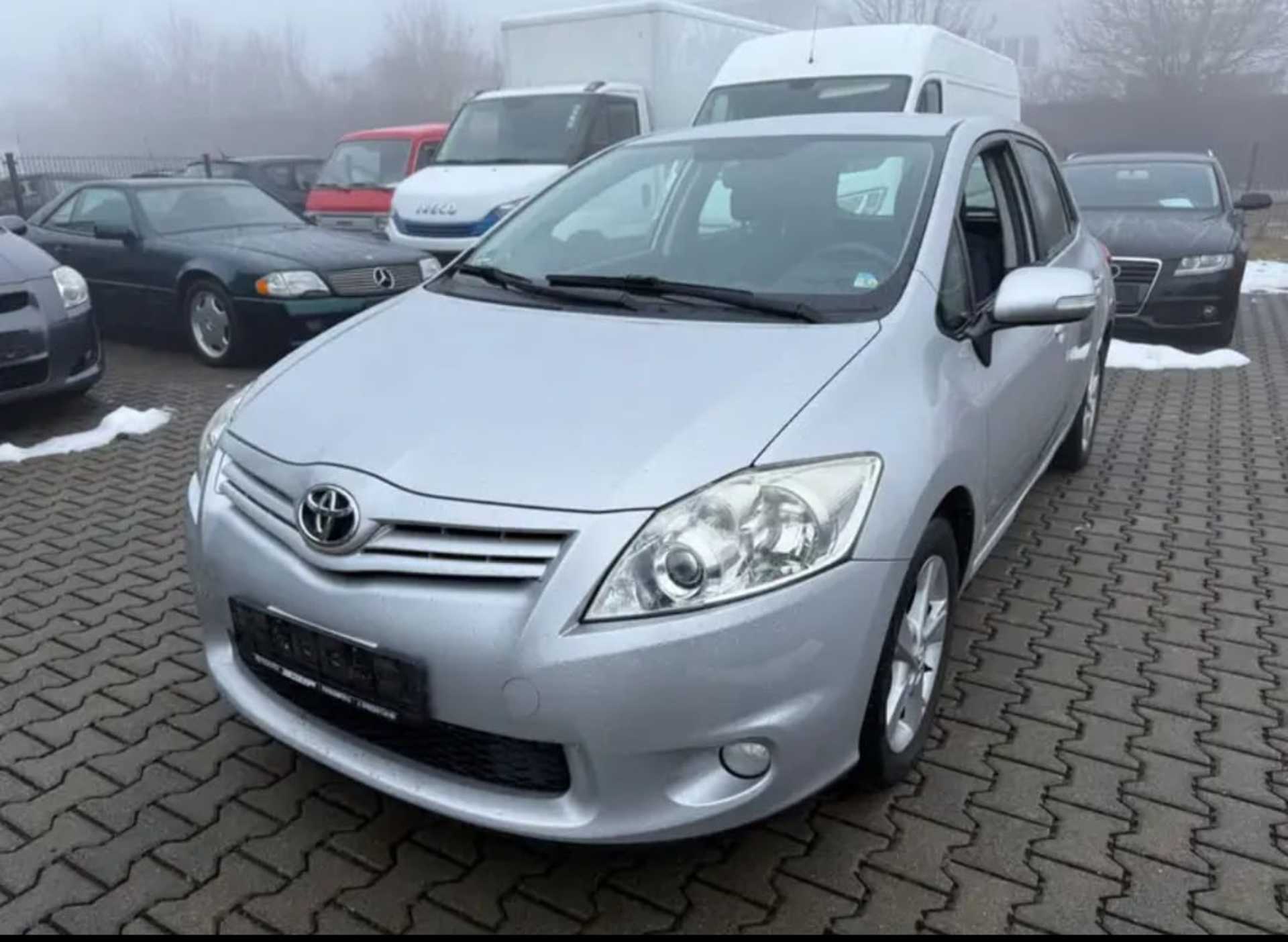 Toyota Auris - 2