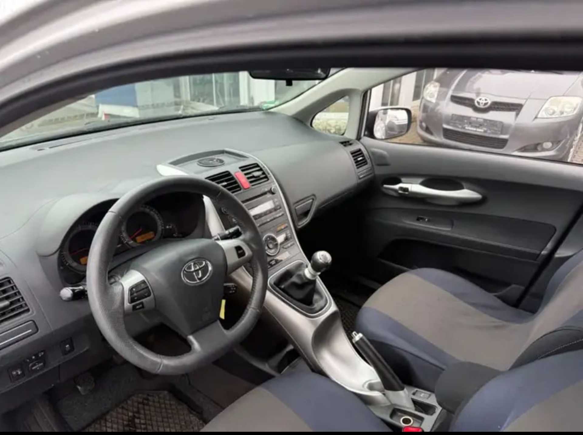 Toyota Auris - 4