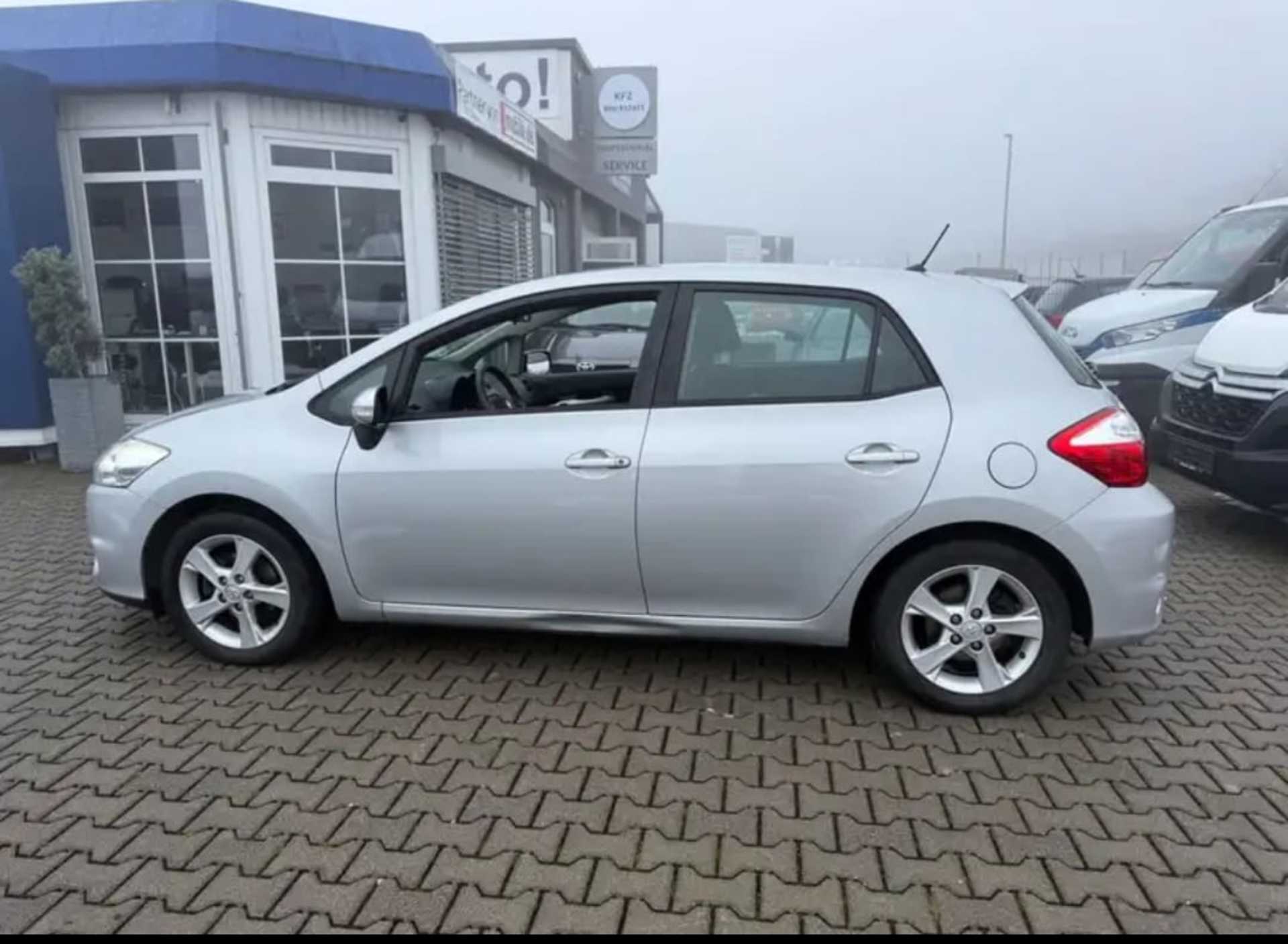 Toyota Auris - 5