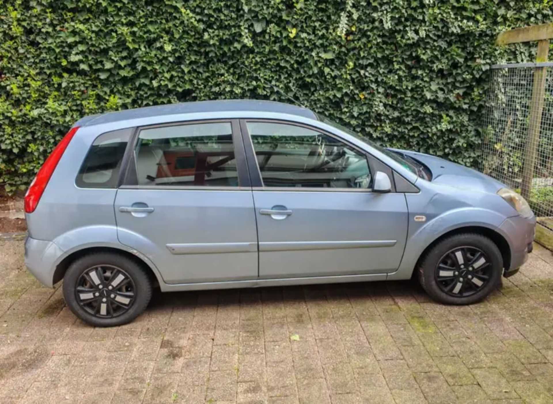 Ford Fiesta 1.4 Ambiente - 4