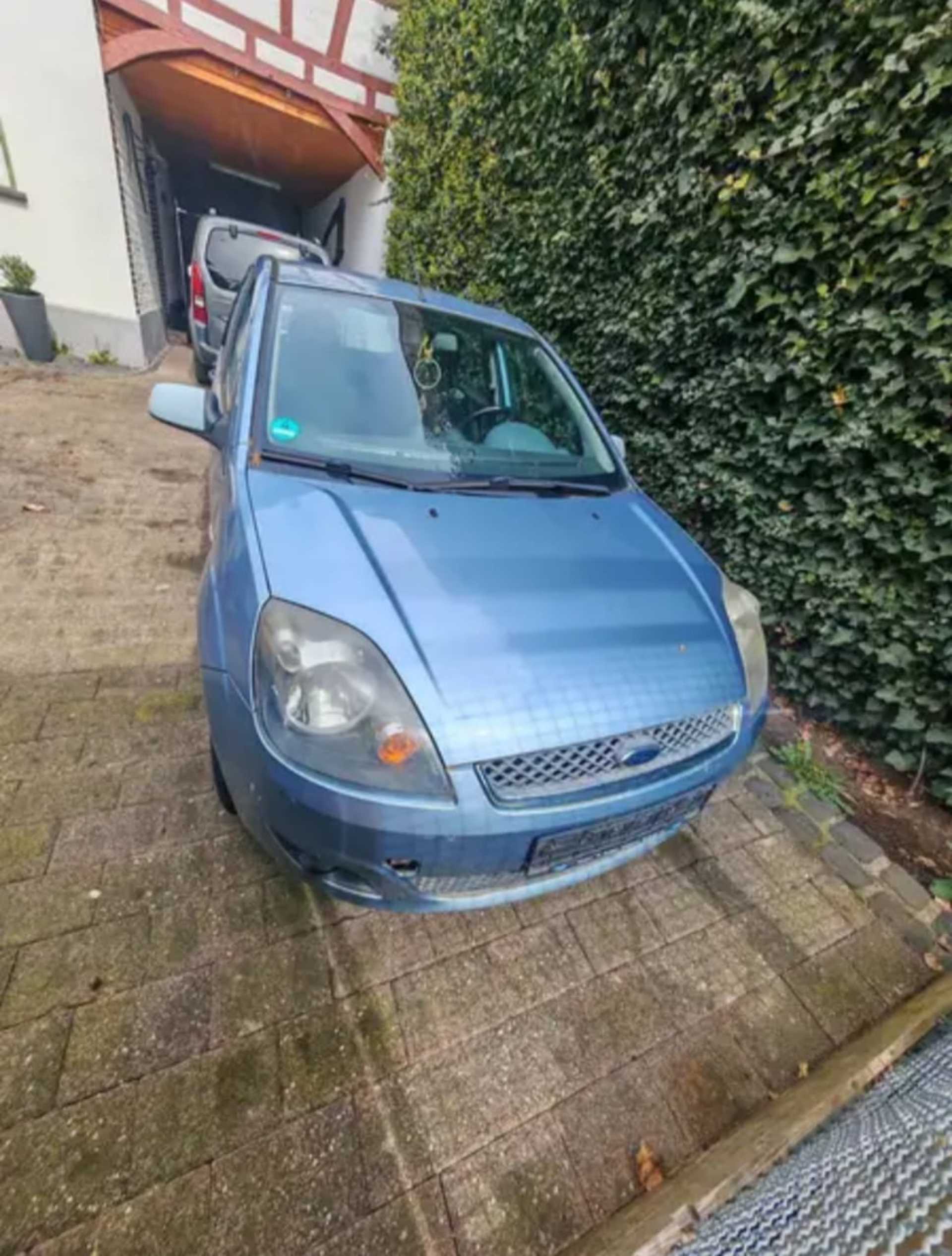 Ford Fiesta 1.4 Ambiente - 1