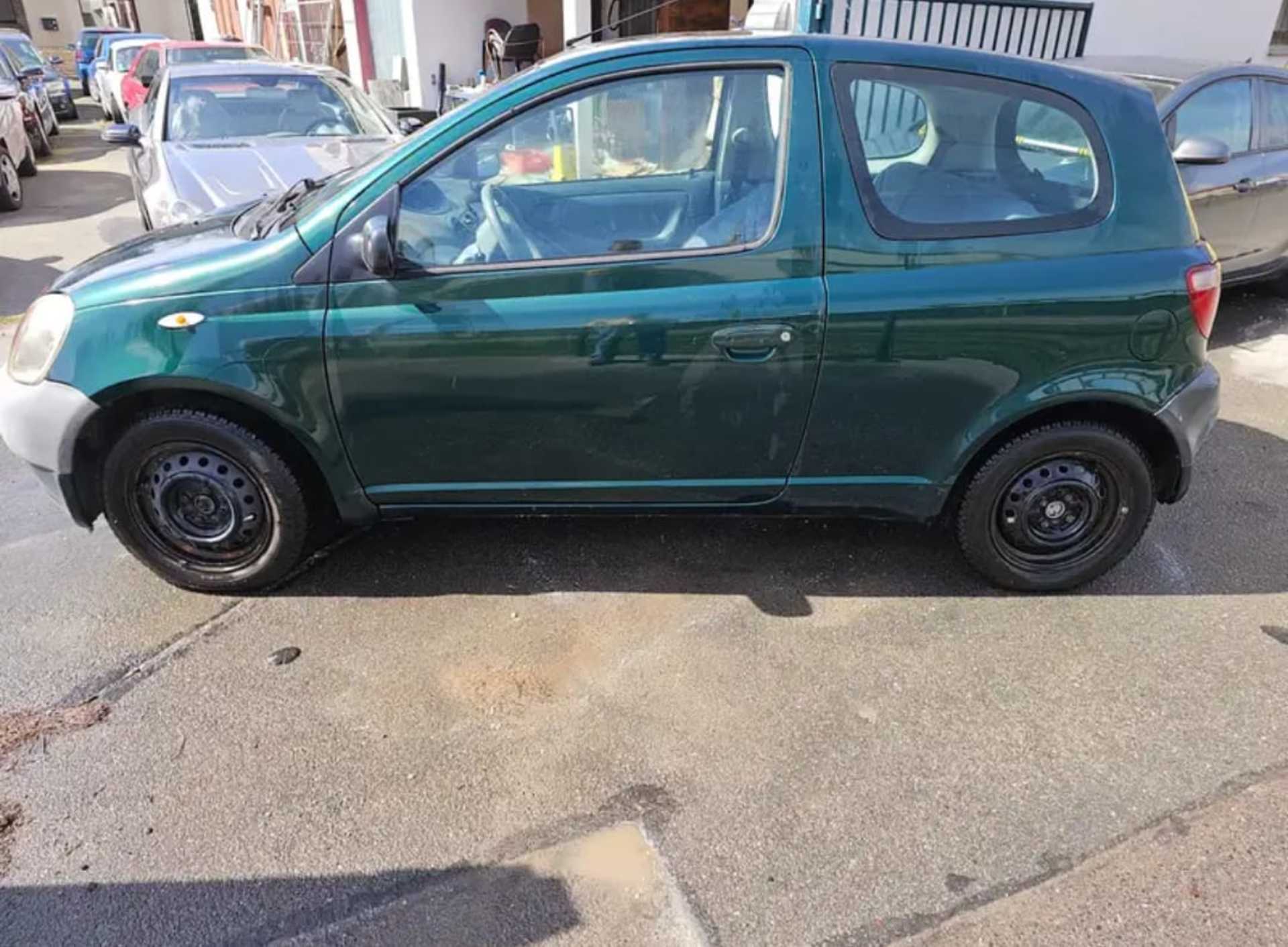 Toyota Yaris - 2