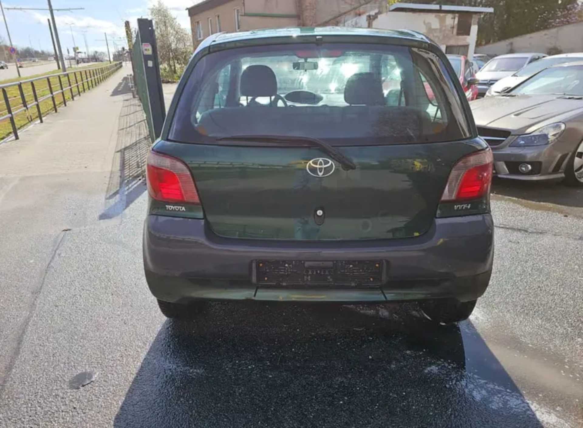 Toyota Yaris - 7