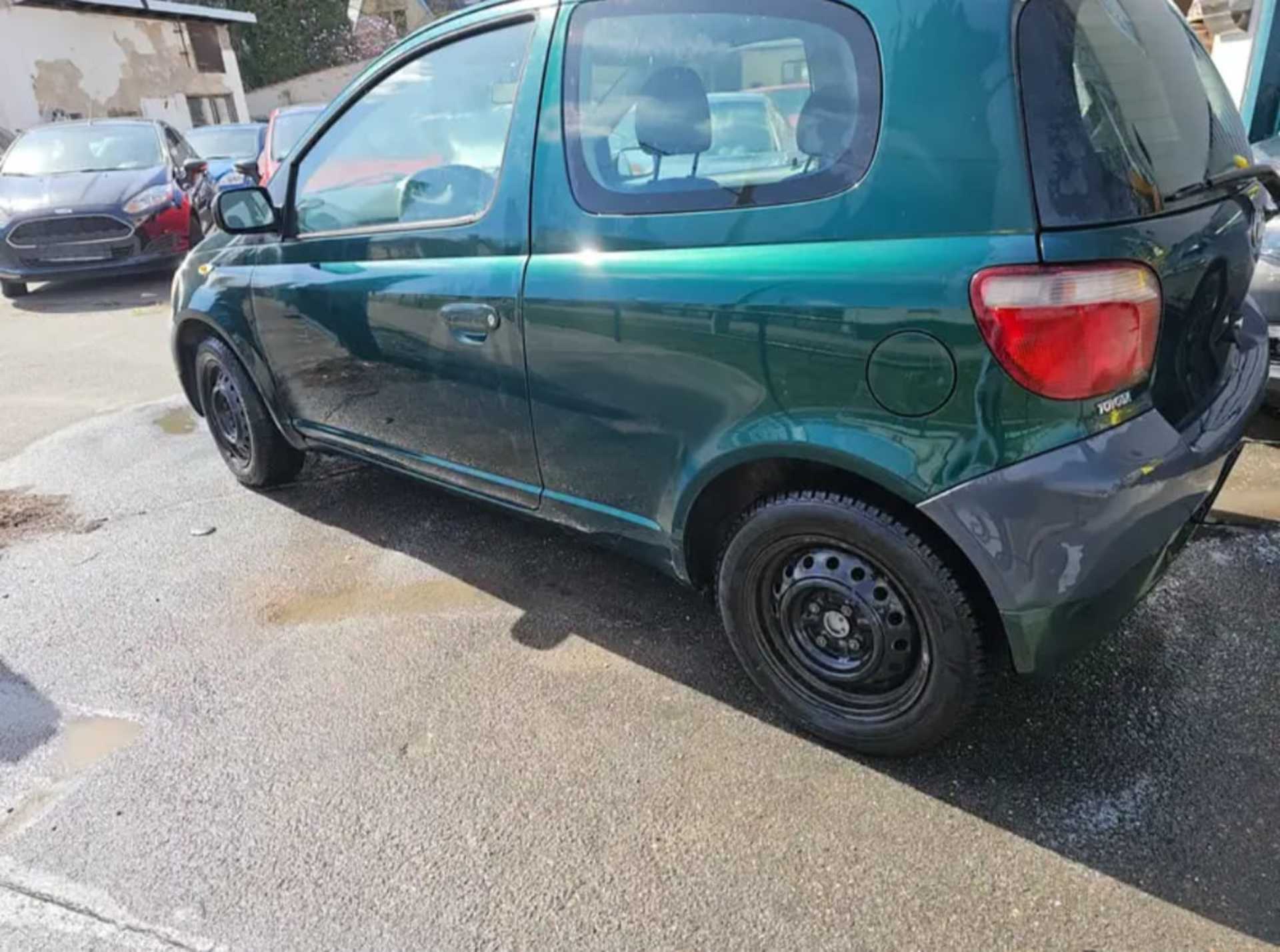 Toyota Yaris - 4