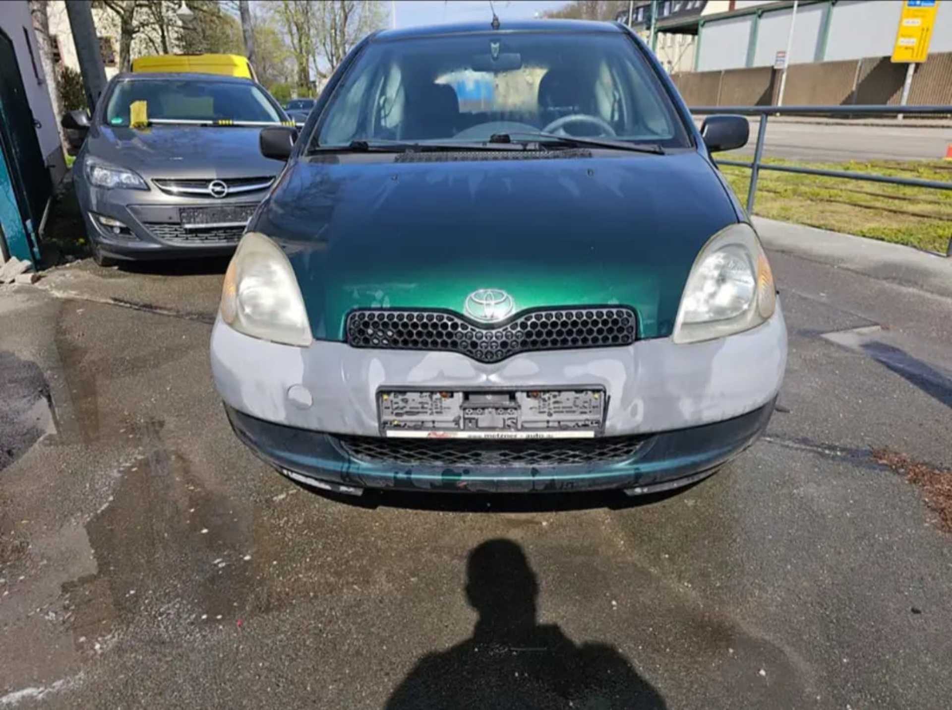 Toyota Yaris - 1