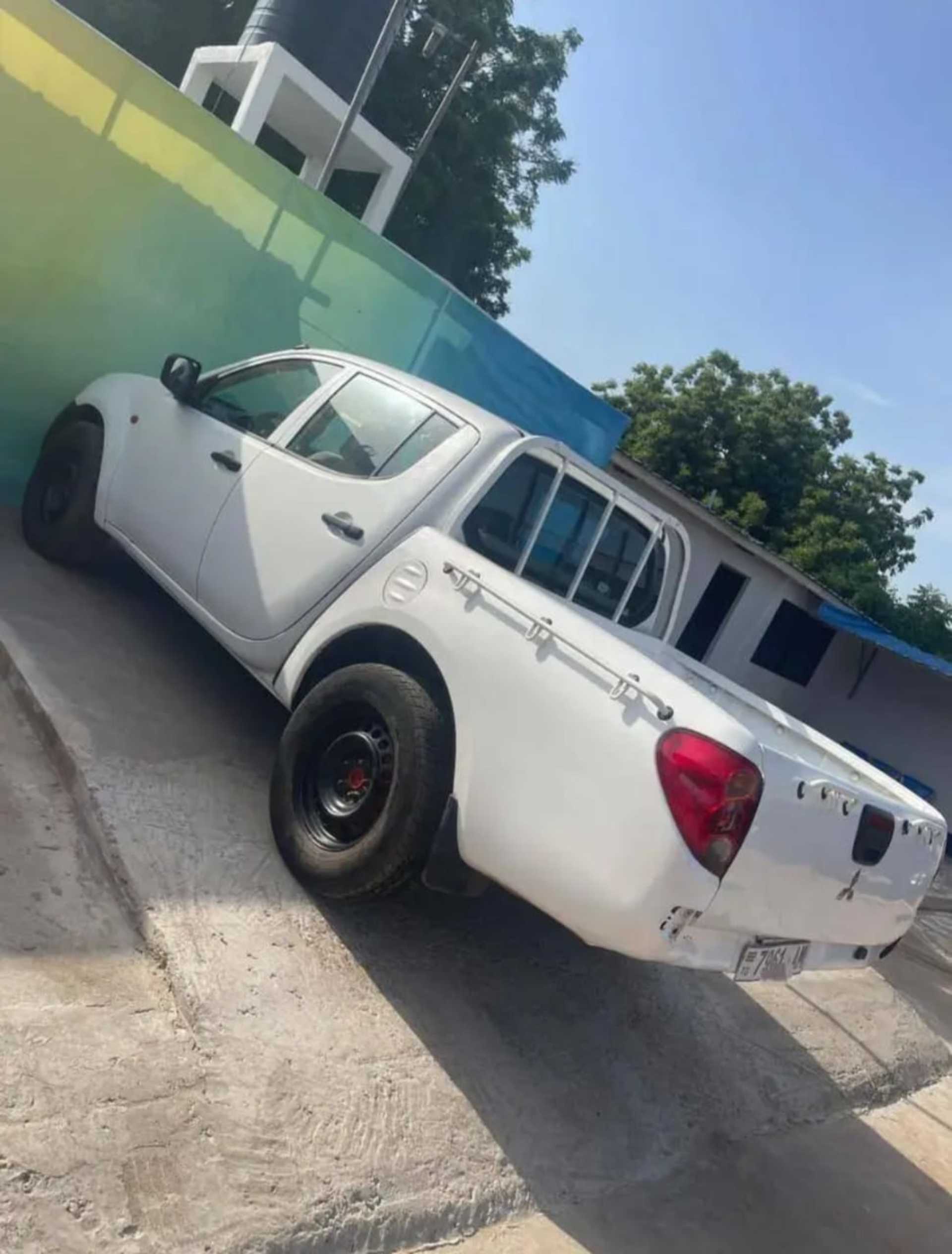Mitsubishi L200 - 1