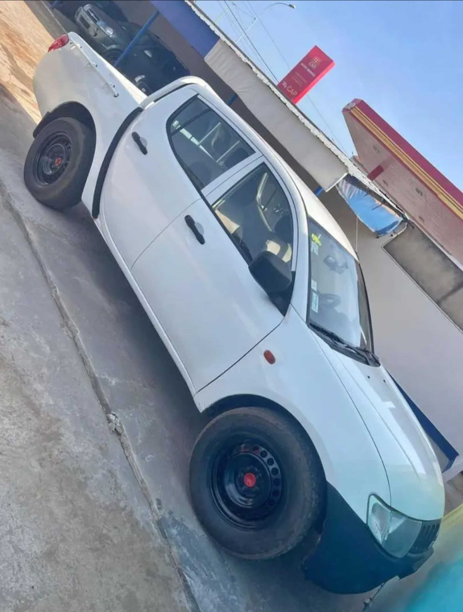 Mitsubishi L200 - 4