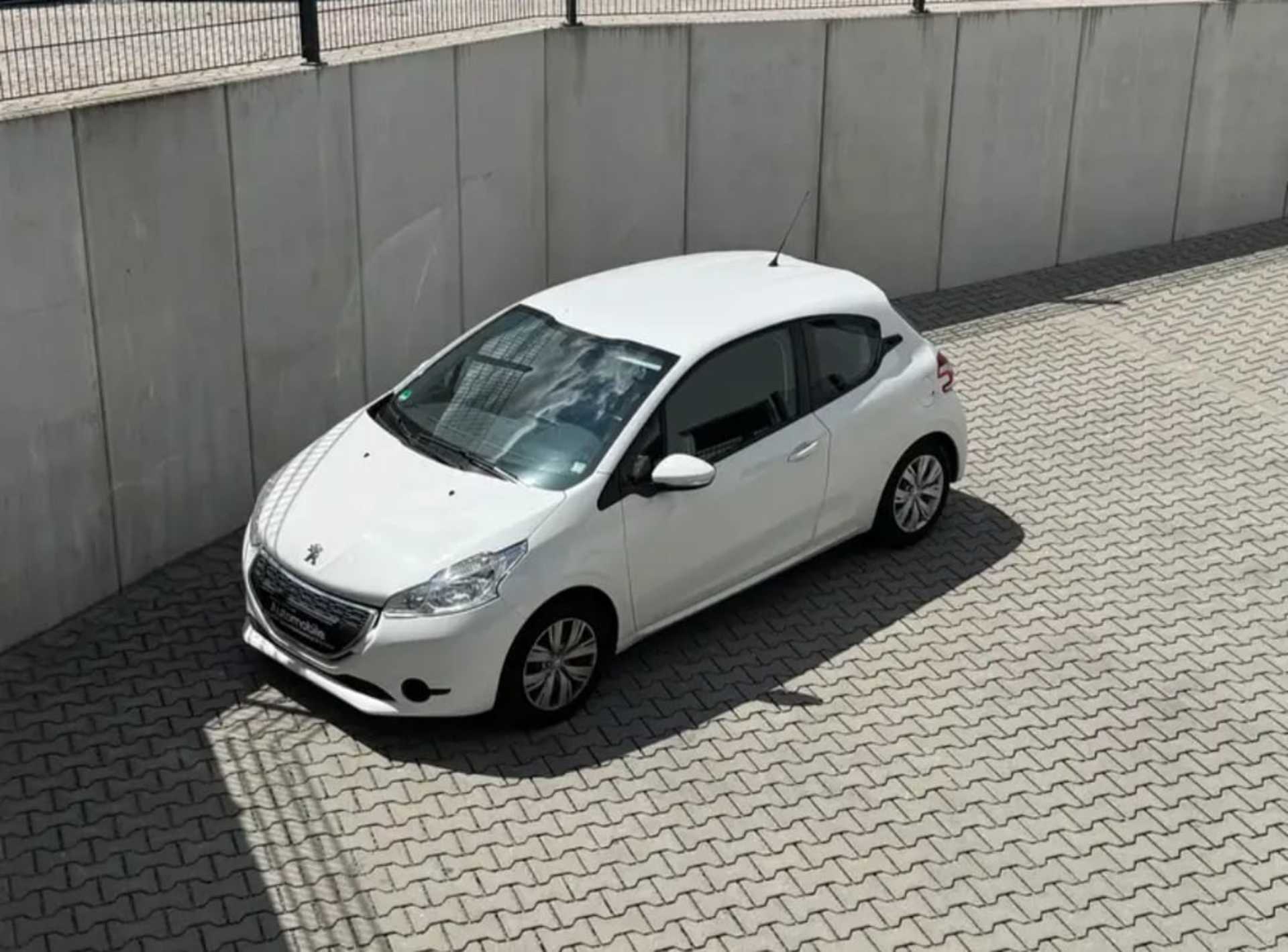 Peugeot 208 - 5