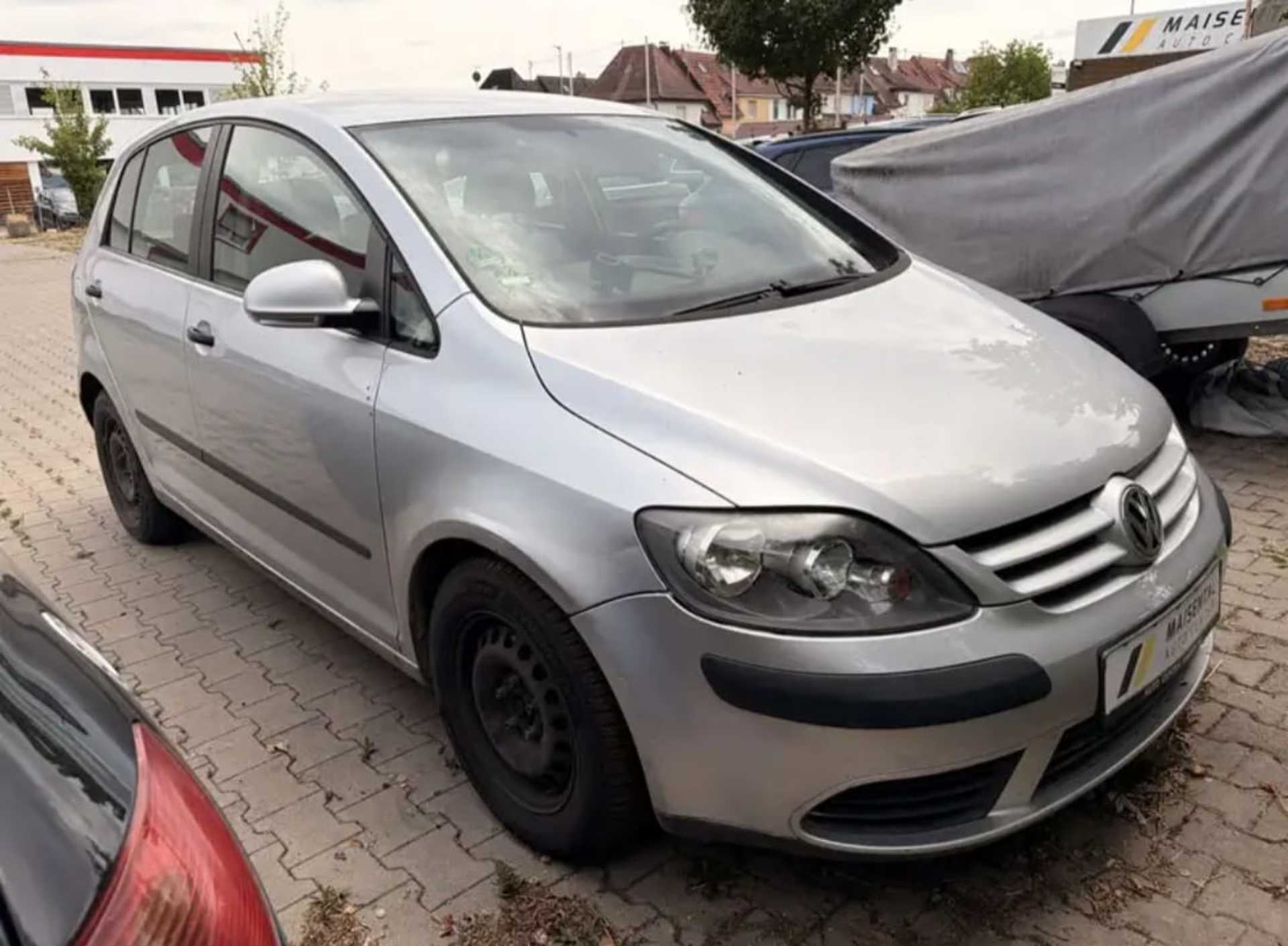Volkswagen Golf - 1