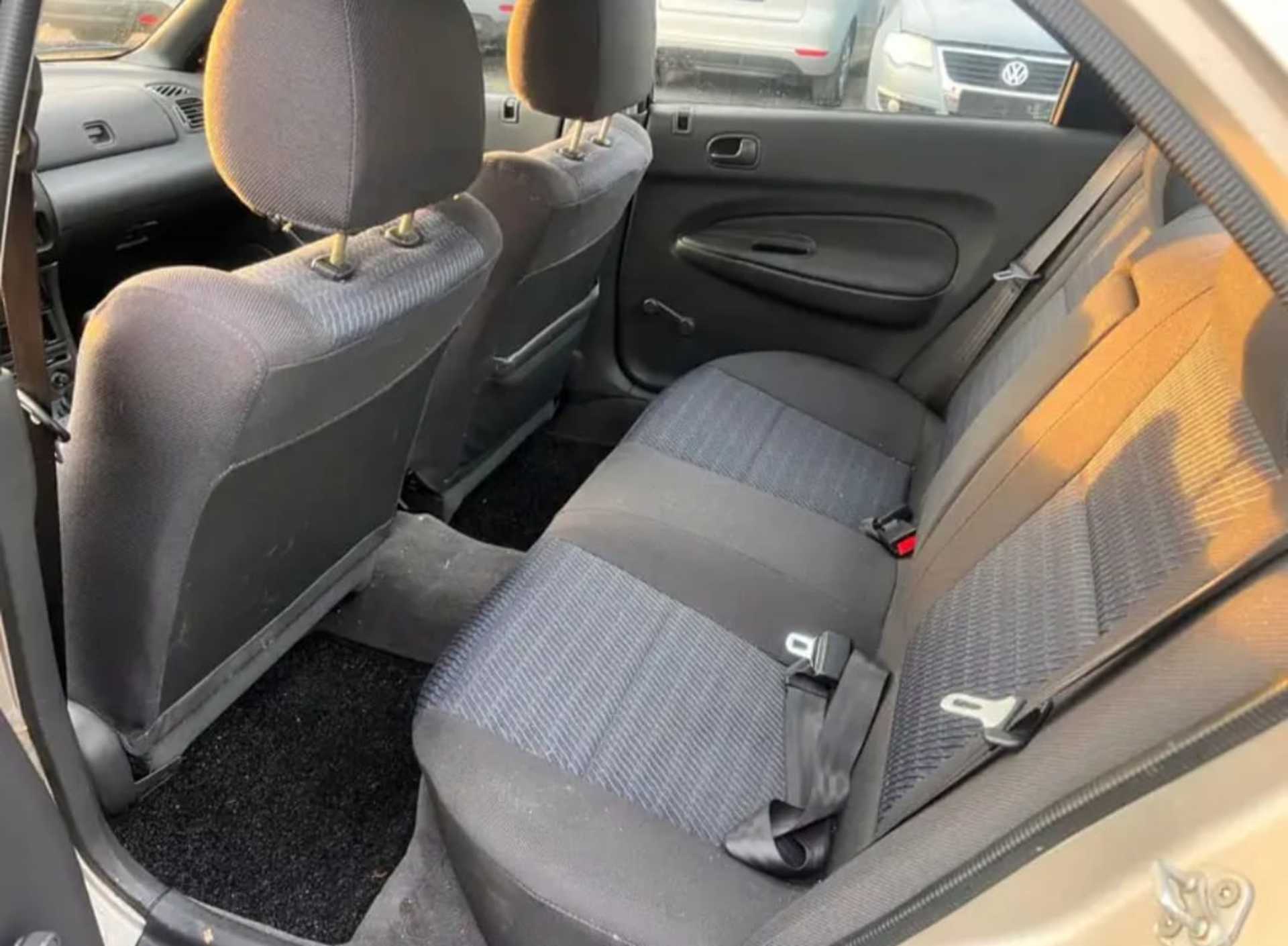 Mazda 323 - 3