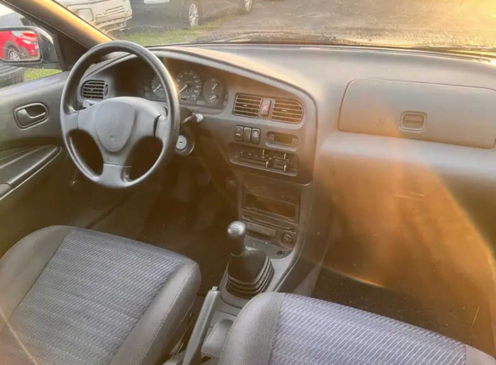 Mazda 323 - 5