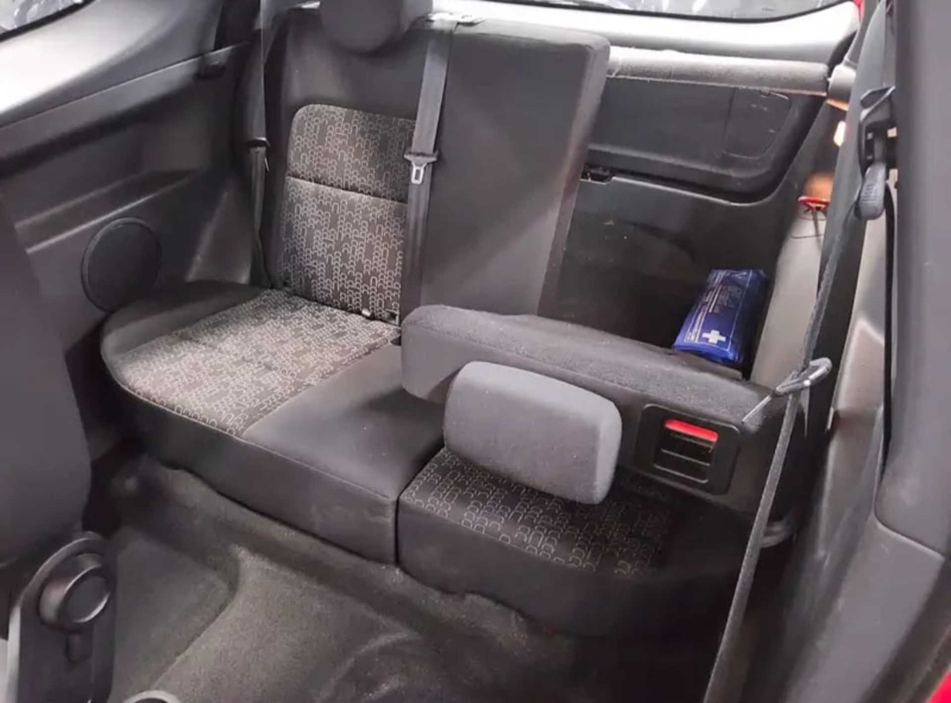 Mitsubishi Colt - 4
