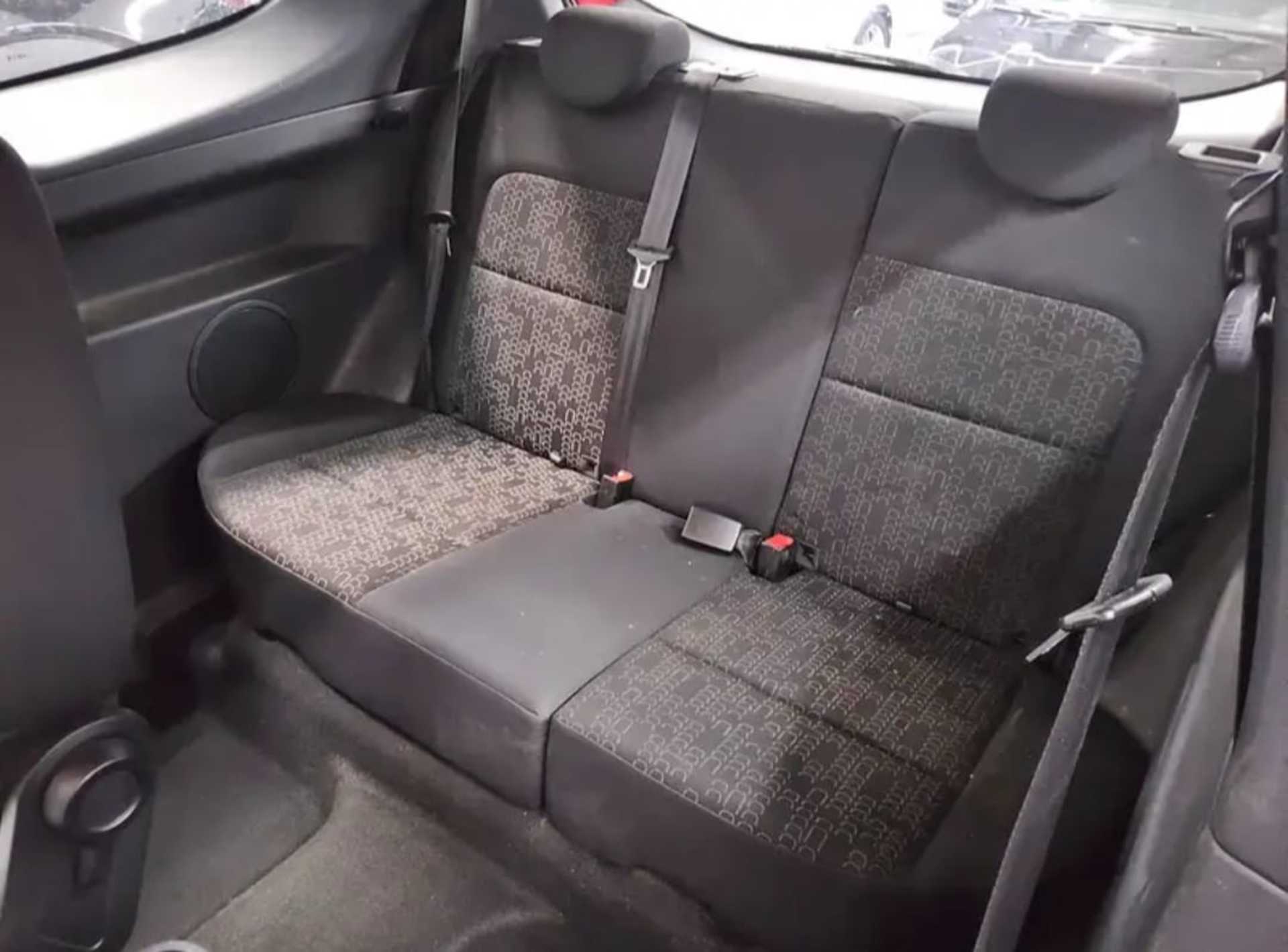 Mitsubishi Colt - 7