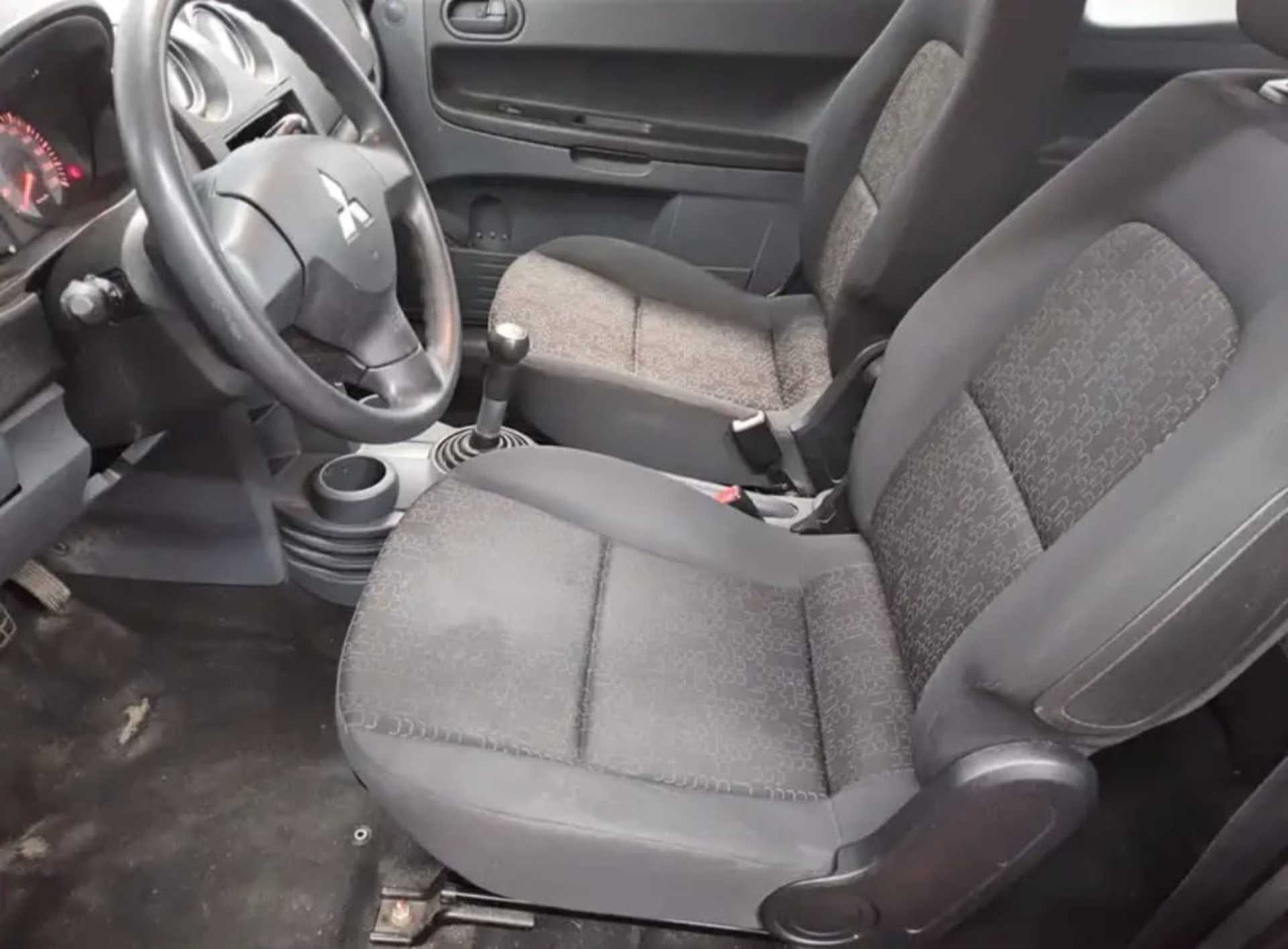 Mitsubishi Colt - 3