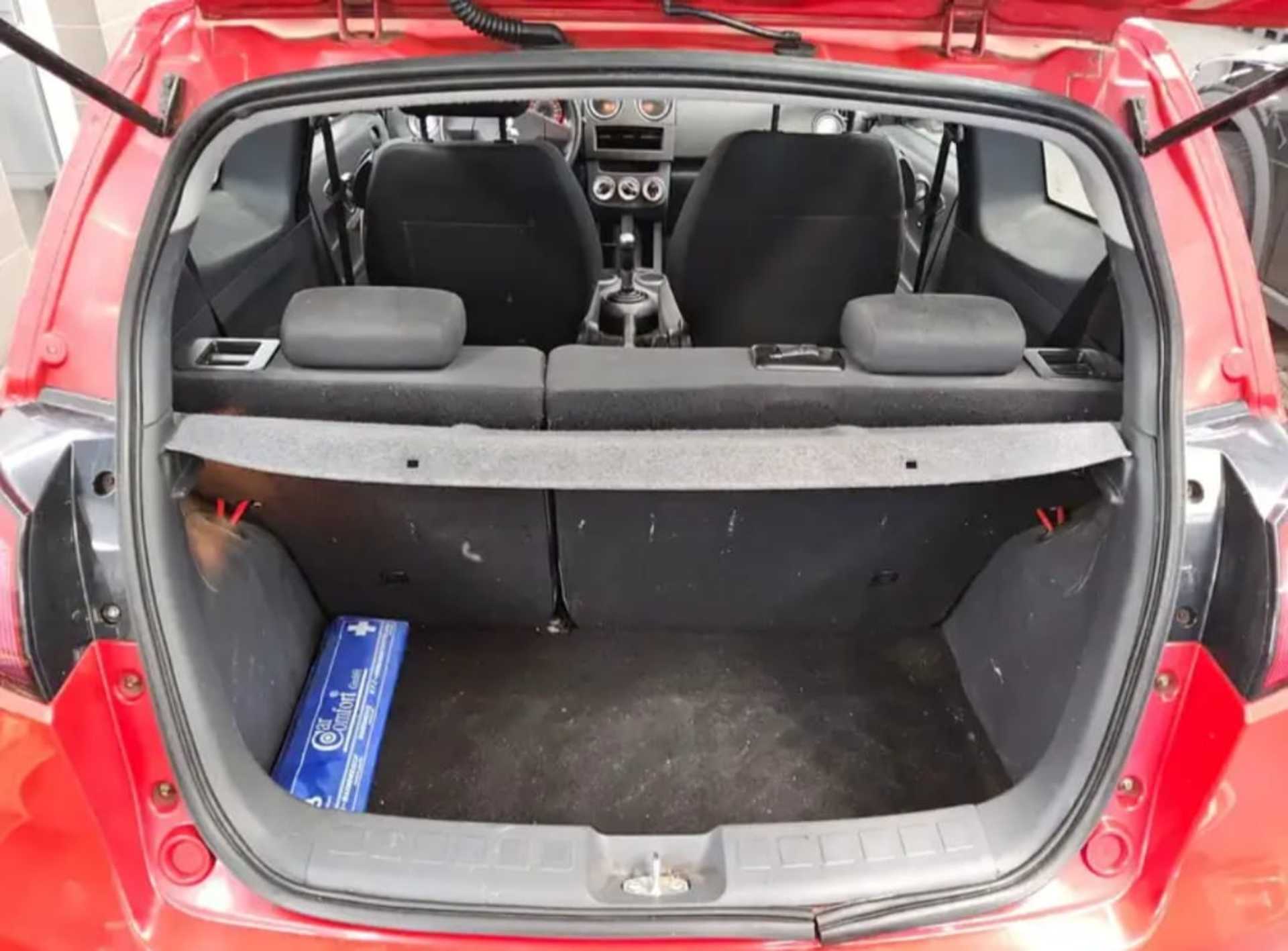 Mitsubishi Colt - 8