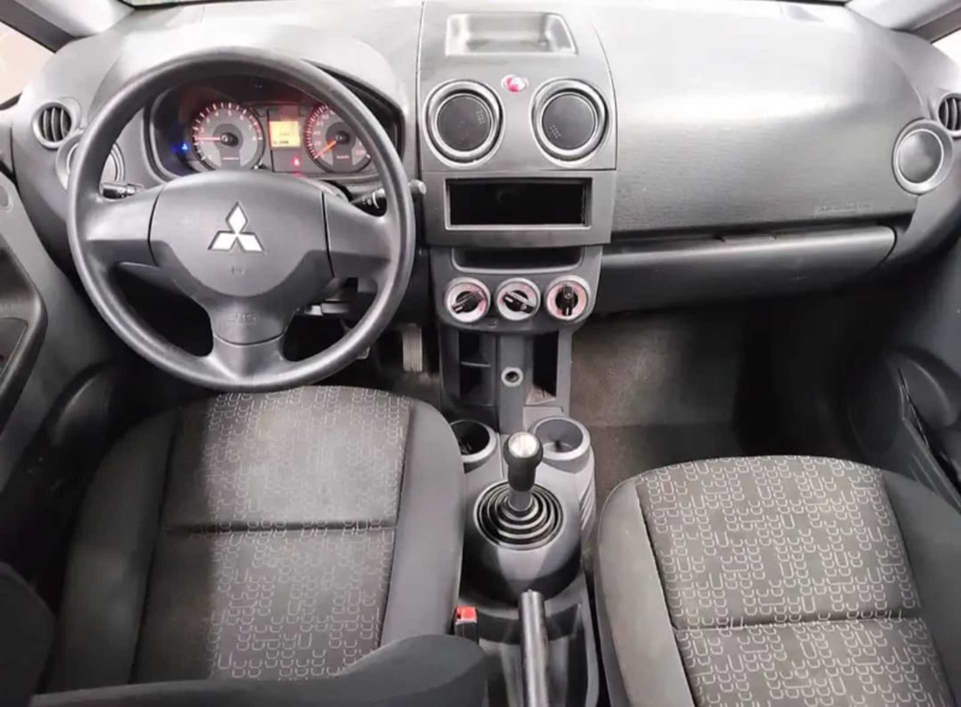 Mitsubishi Colt - 2