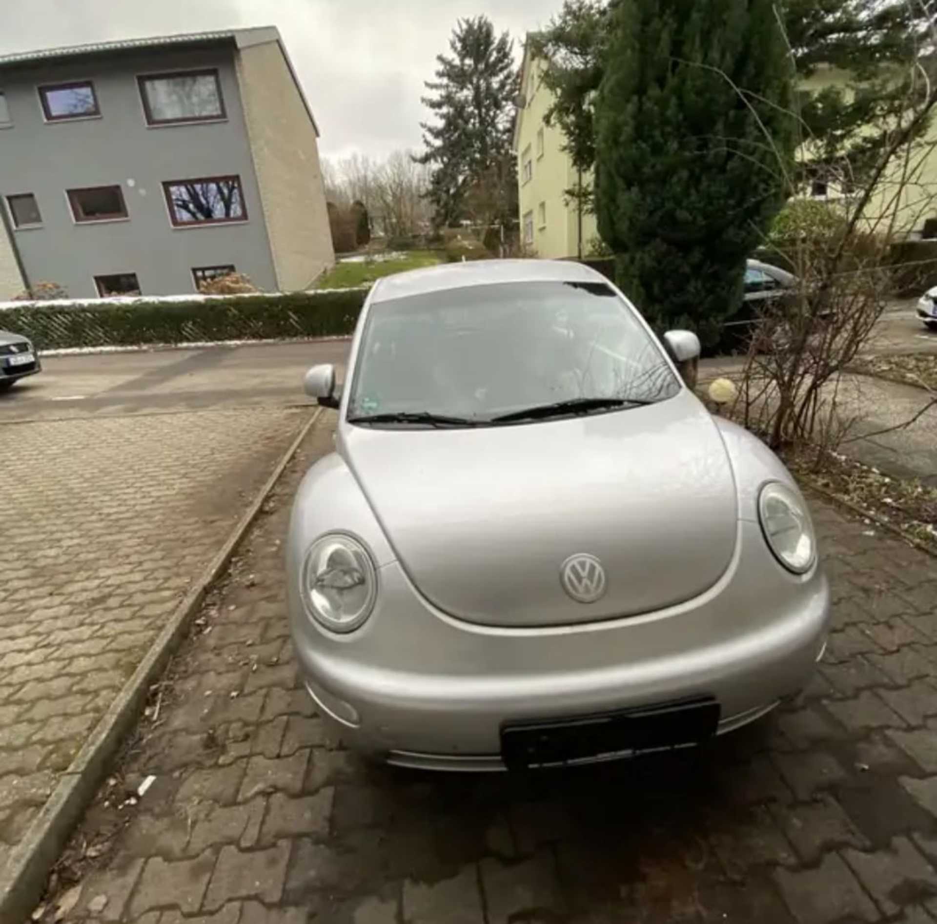 Volkswagen New Beetle - 4