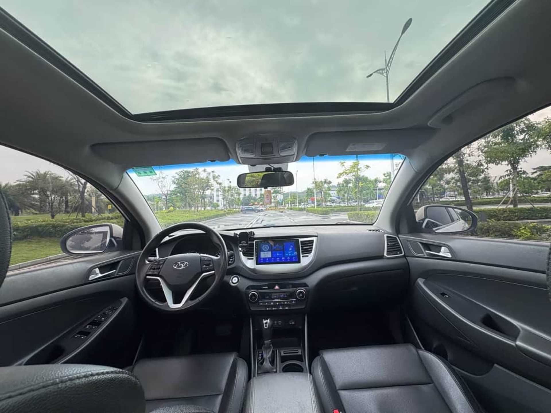 Hyundai Tucson - 2