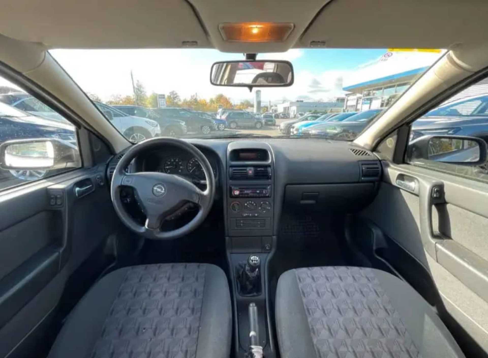 Opel Astra  - 4