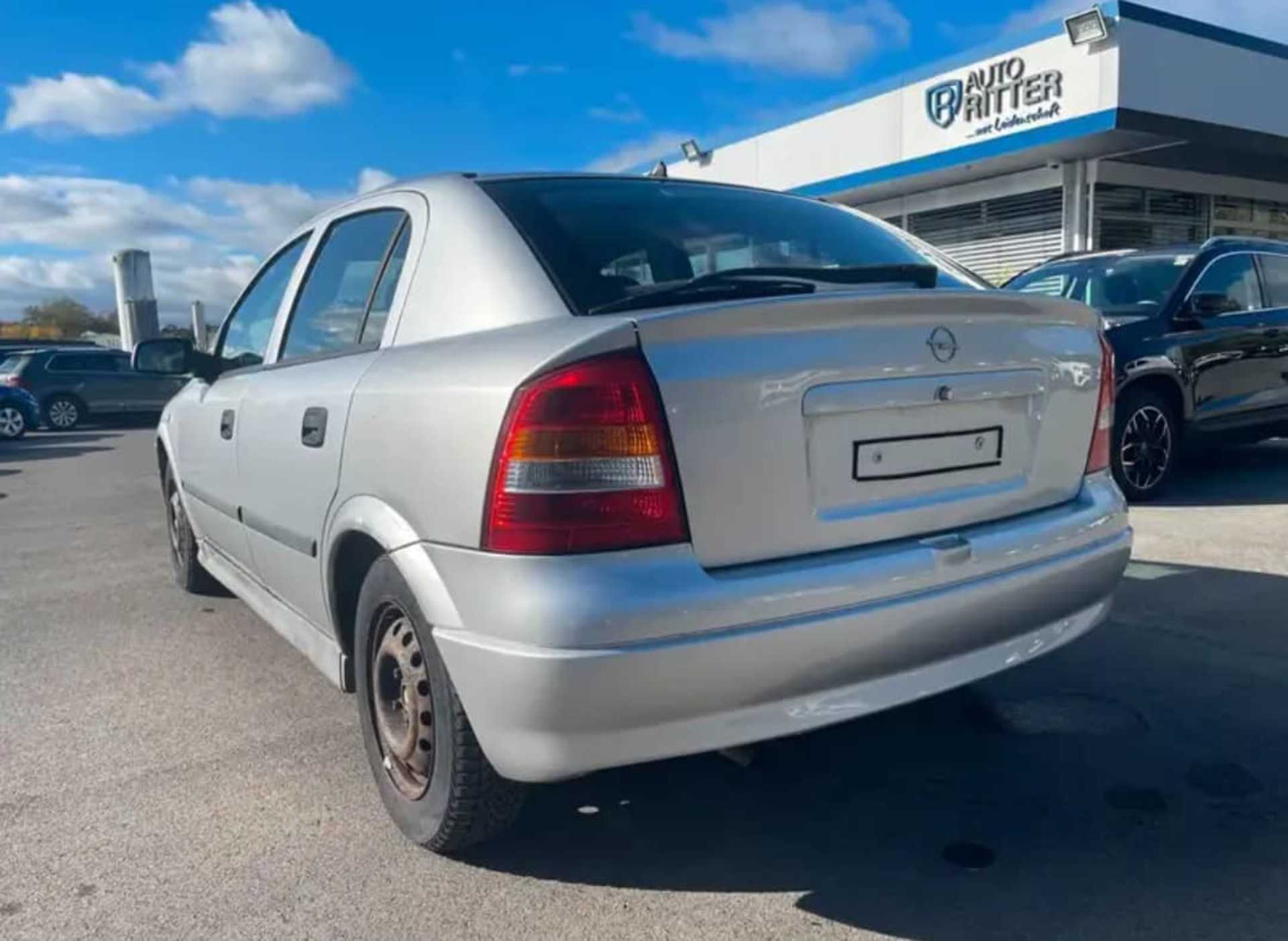 Opel Astra  - 9