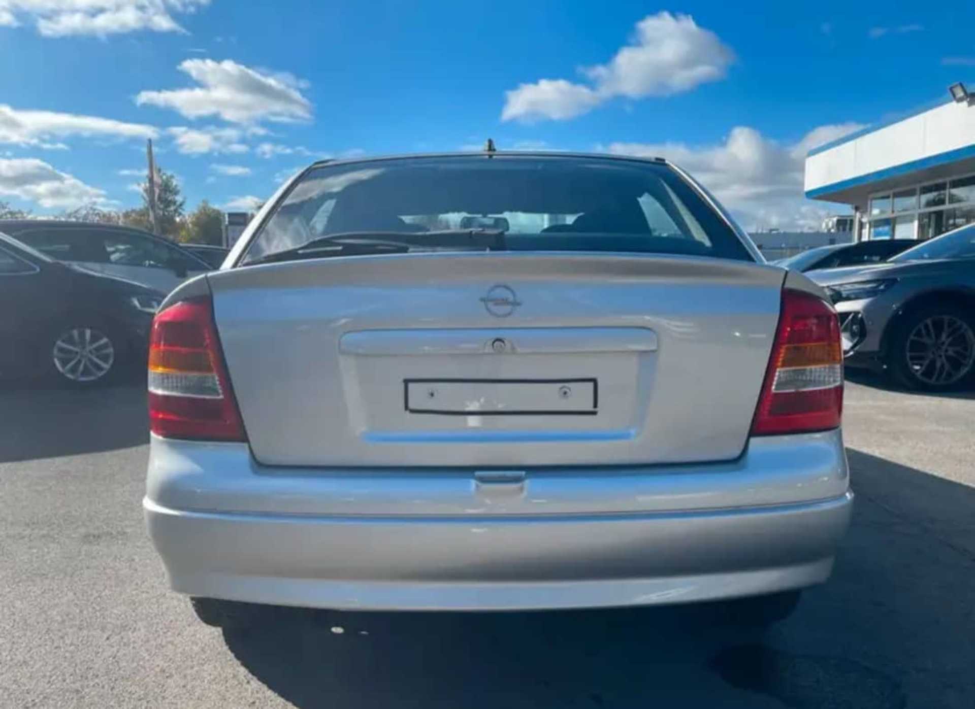 Opel Astra  - 10