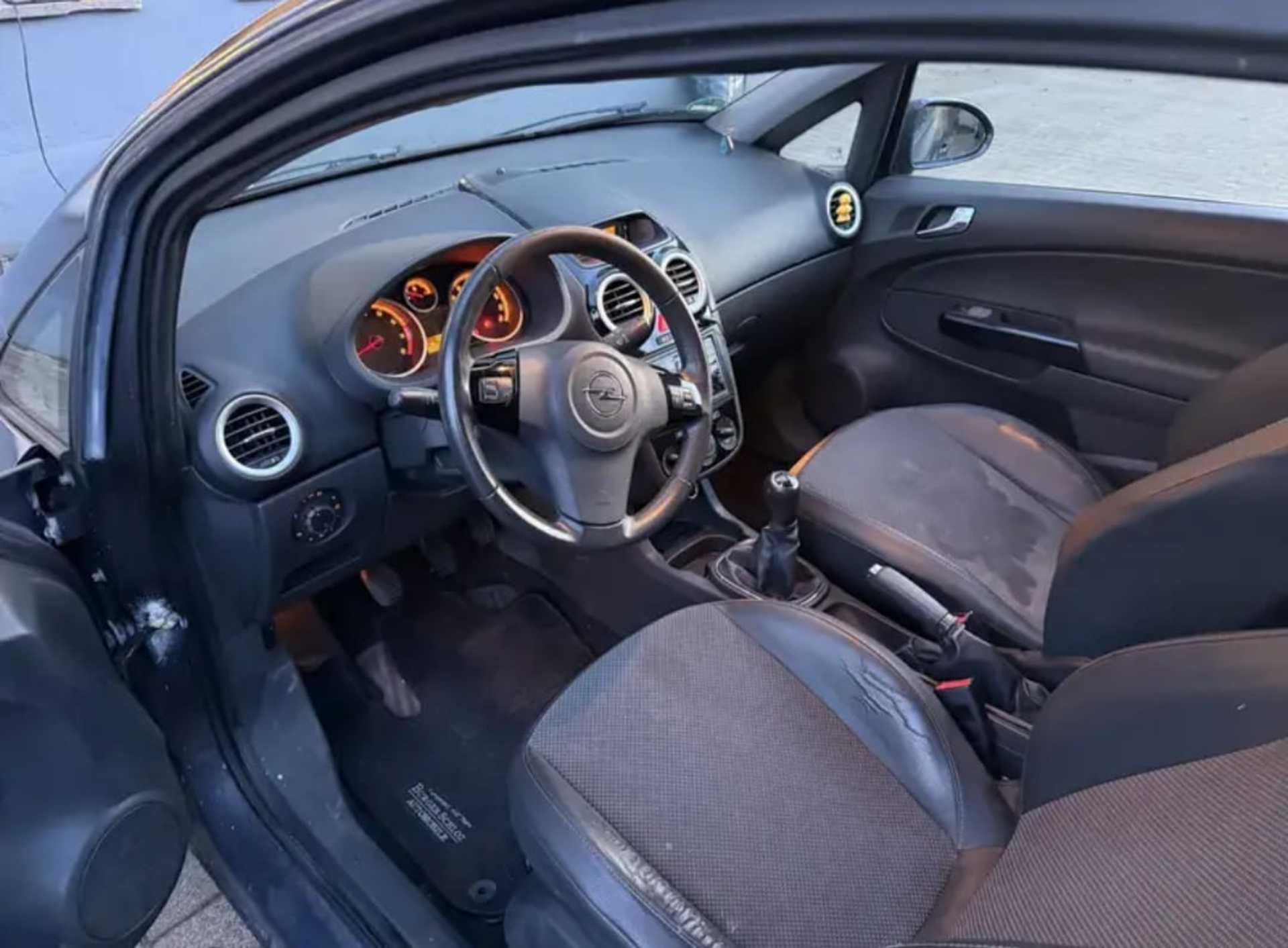 Opel Corsa - 2