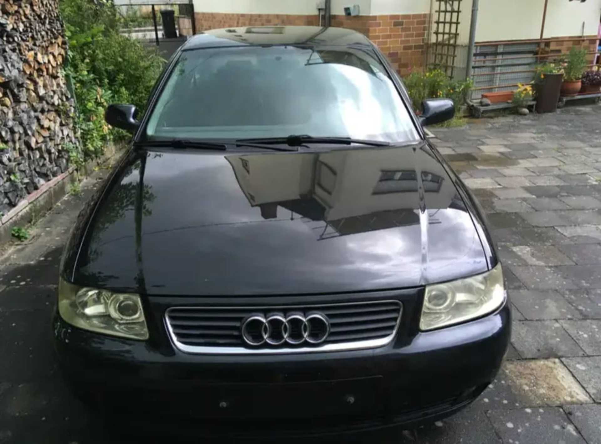 Audi A3 1.6 Ambiente - 1