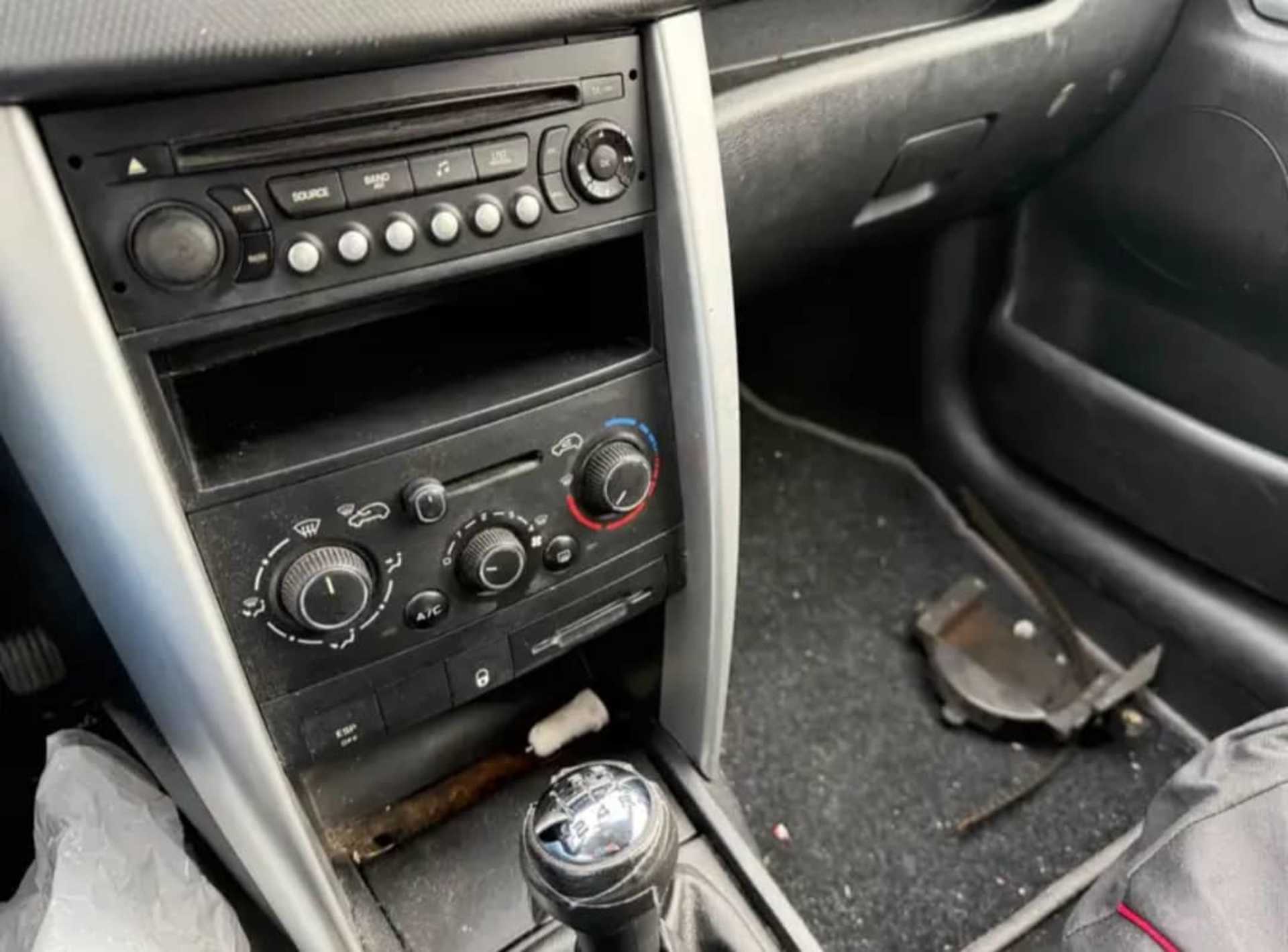 Peugeot 207 - 3