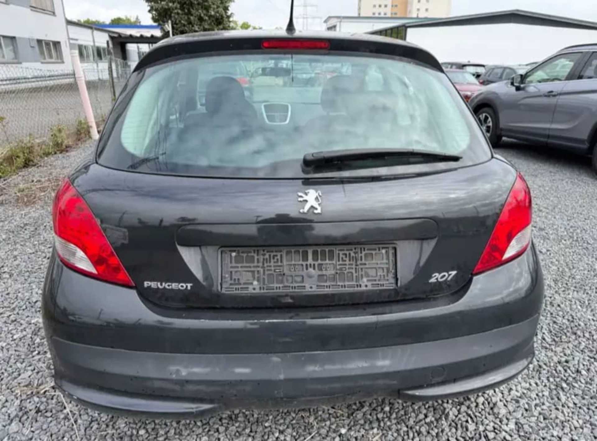 Peugeot 207 - 8