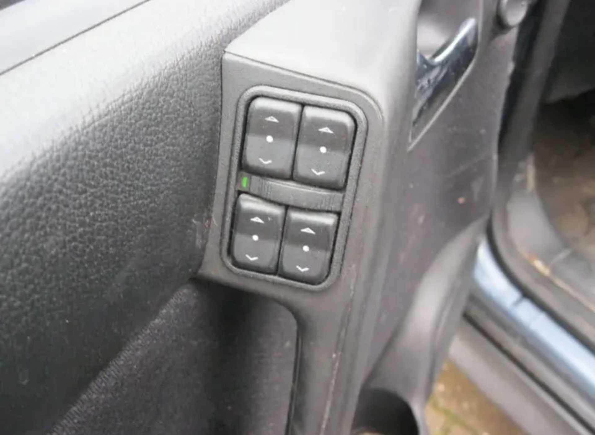 Opel Astra  1.2 Comfort - 4