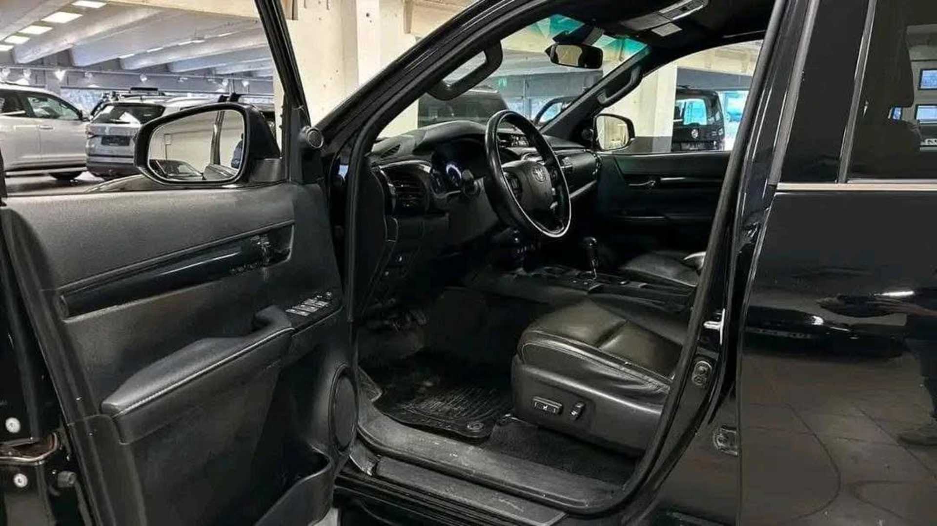 Toyota Hilux  D-CAB 2.4L - 3