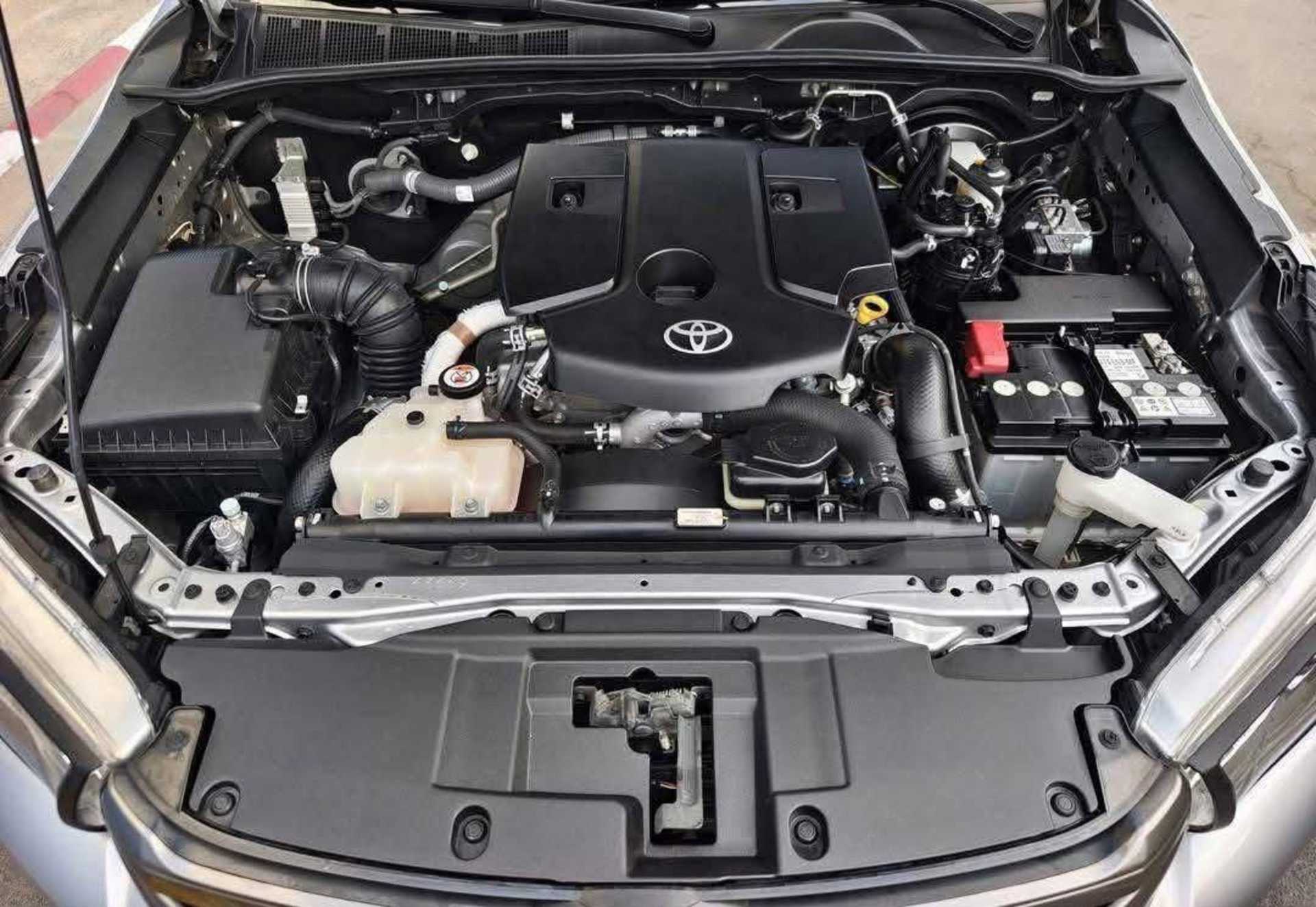 Toyota Hilux REVO D4D - 7