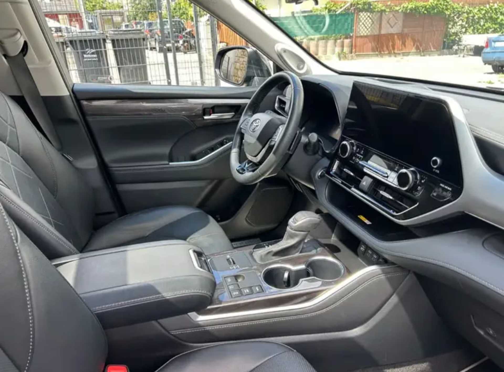 Toyota Highlander  Luxury AWD - 5