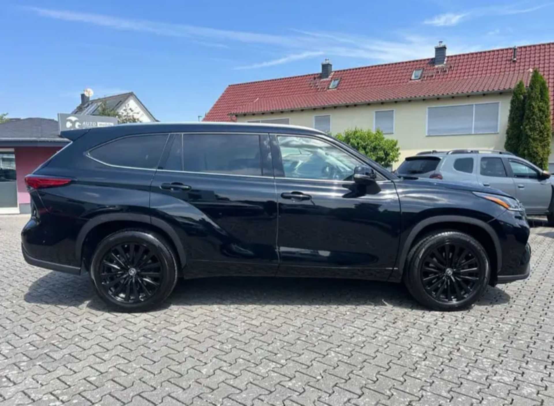 Toyota Highlander  Luxury AWD - 10