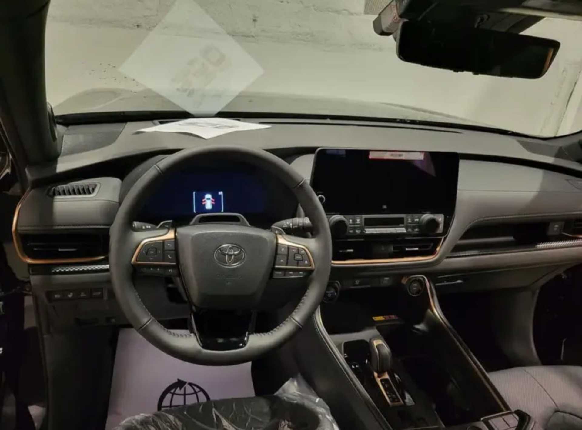 Toyota Highlander Grand Platinum Max T1  - 2