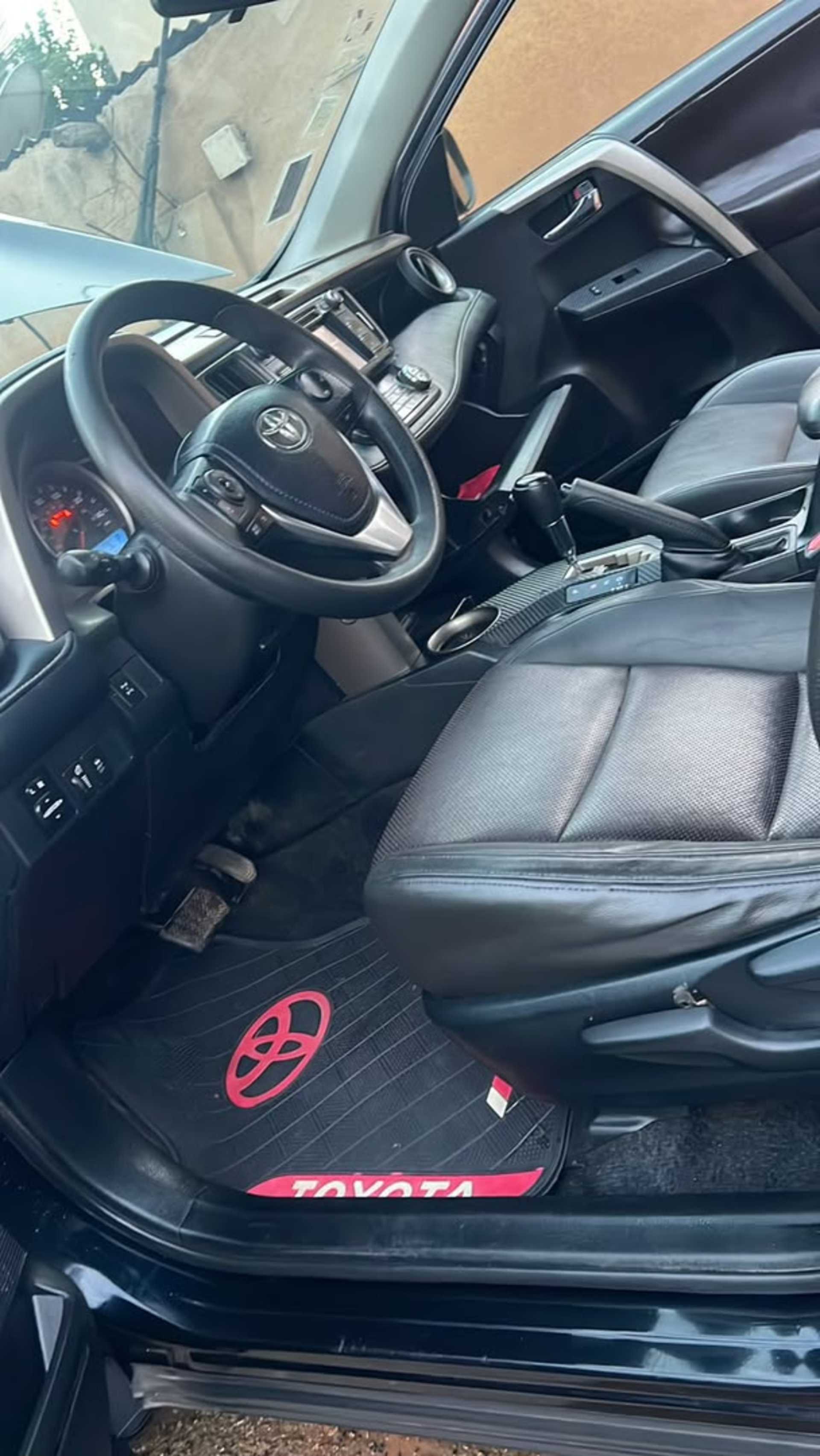 Toyota RAV4 - 2