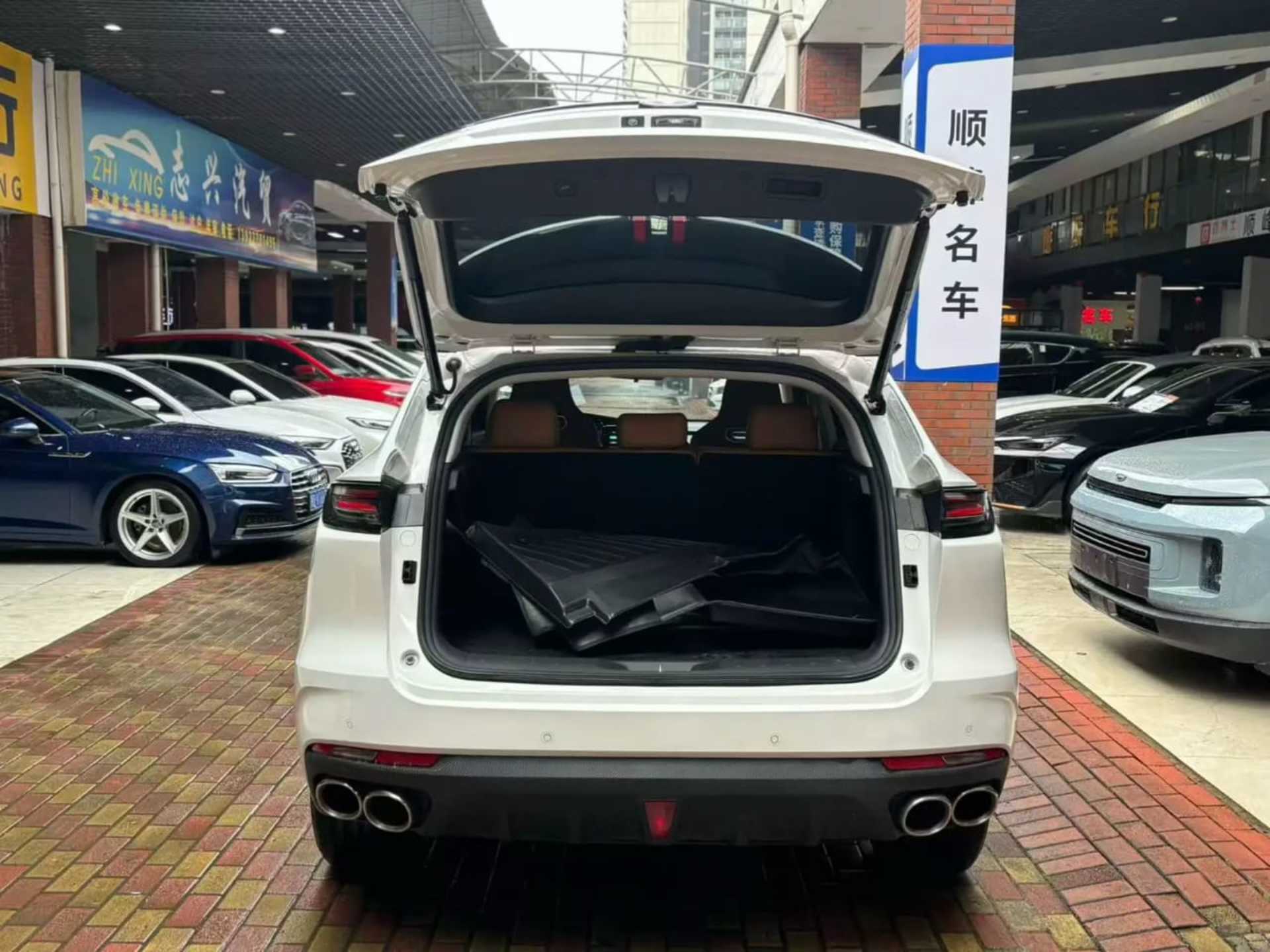 CHANGAN  UNI-K - 9