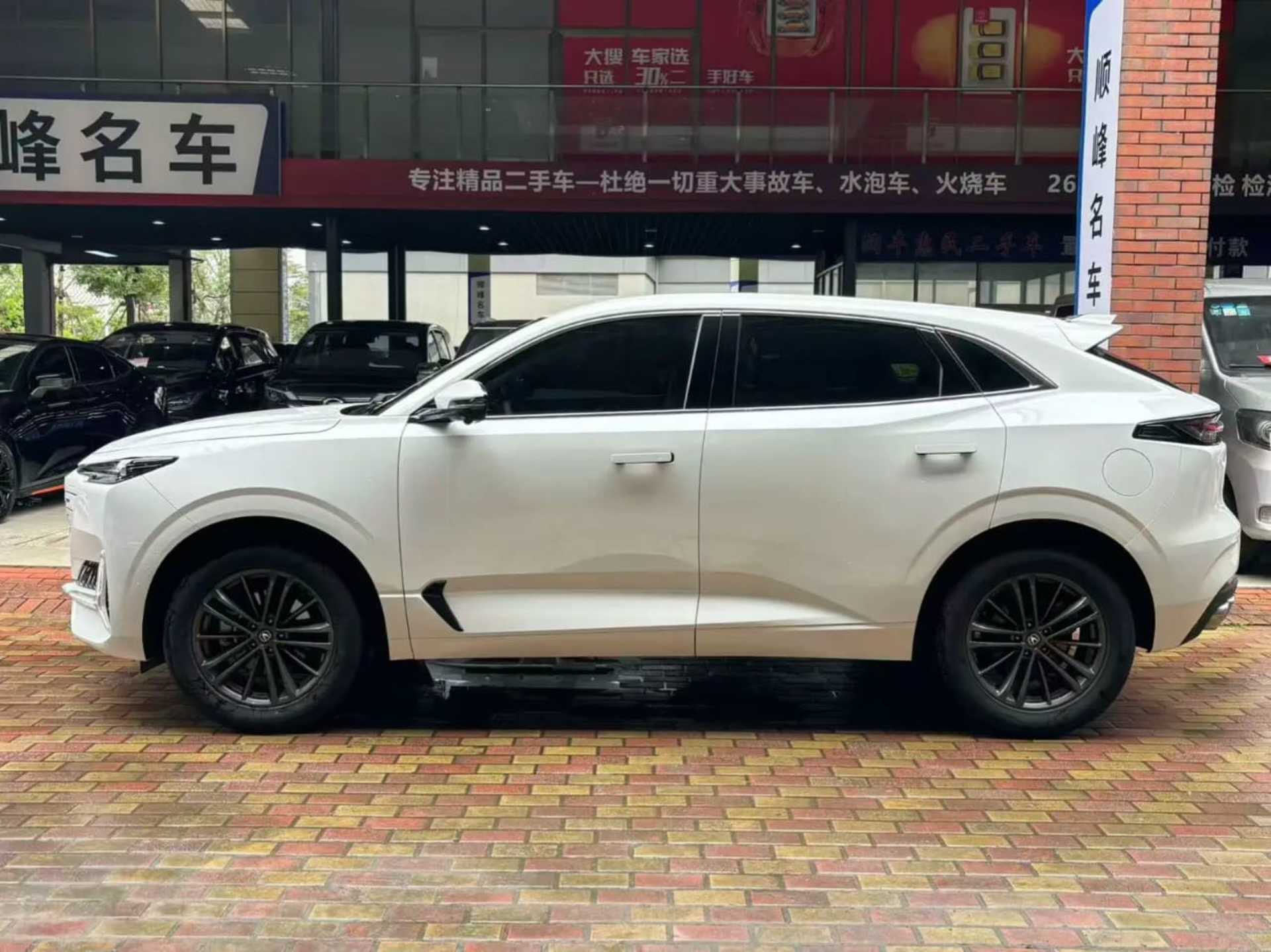 CHANGAN  UNI-K - 7