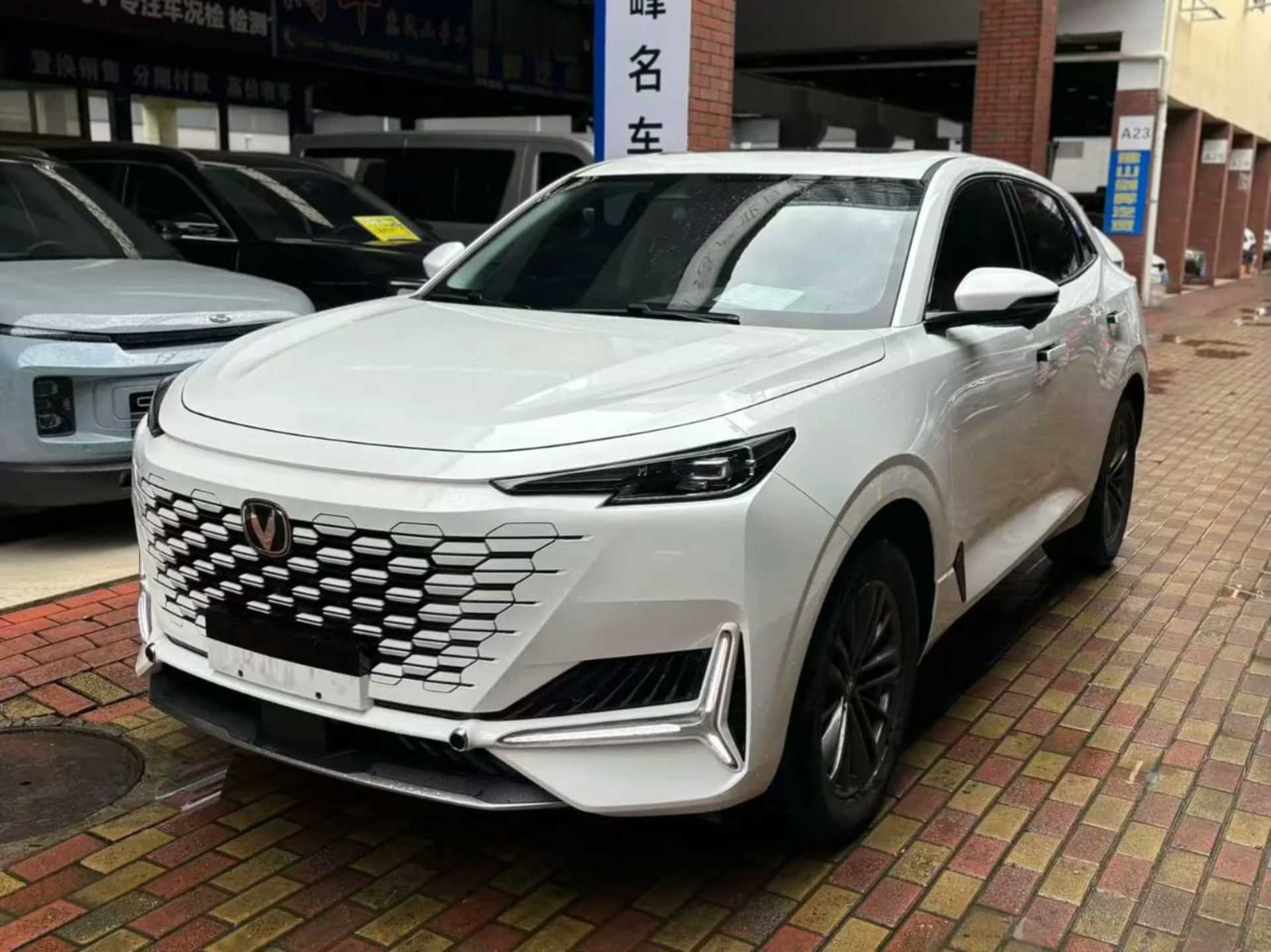 CHANGAN  UNI-K - 8