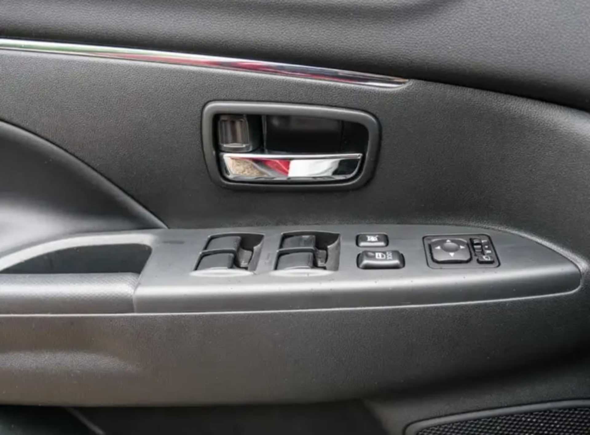 Mitsubishi RVR - 9