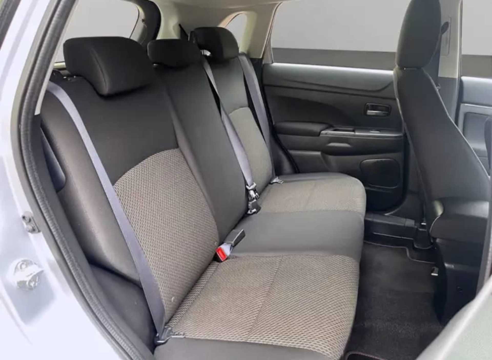 Mitsubishi ASX - 5