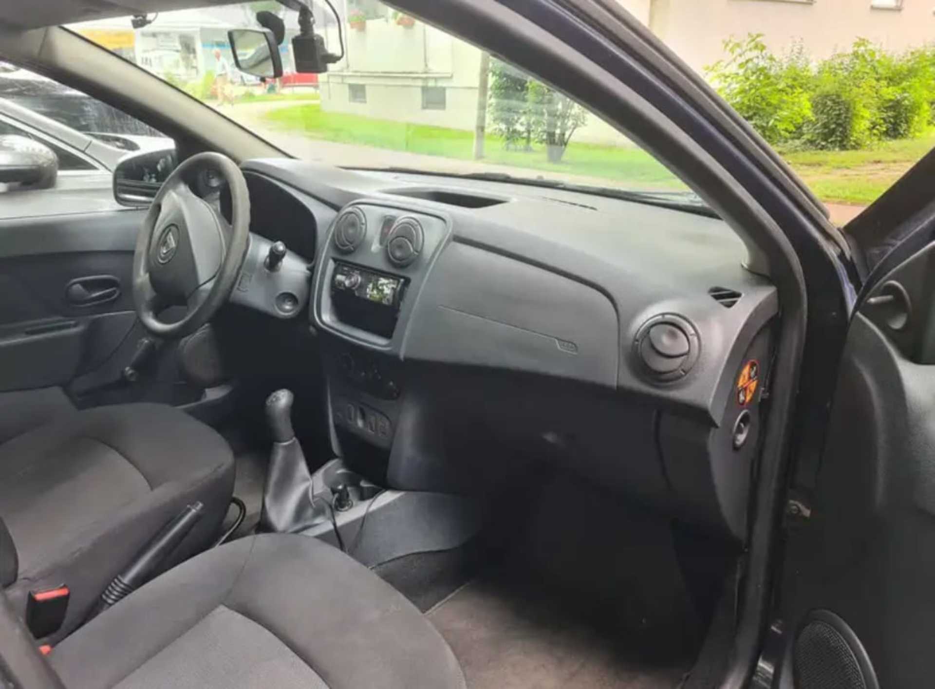 Dacia Sandero - 2