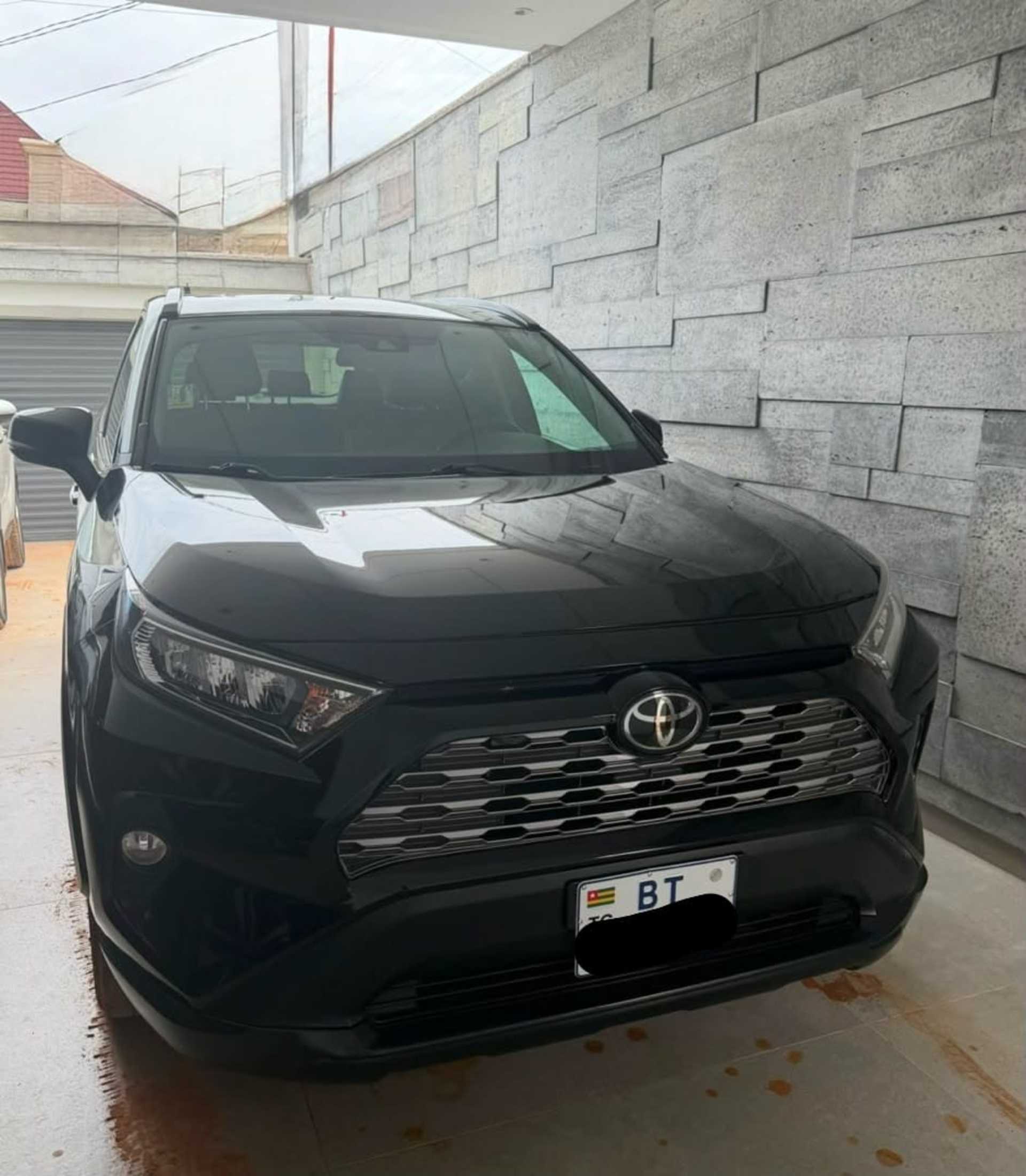 Toyota RAV4 - 1
