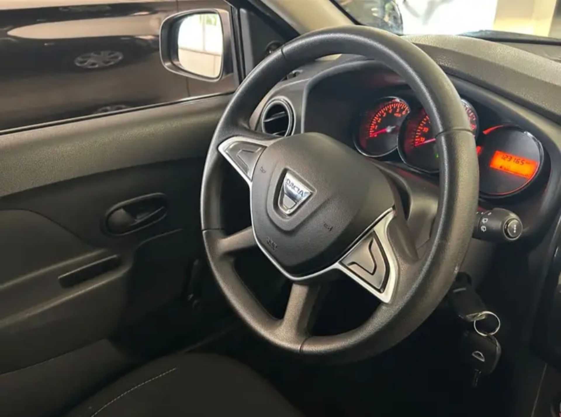 Dacia Sandero - 2