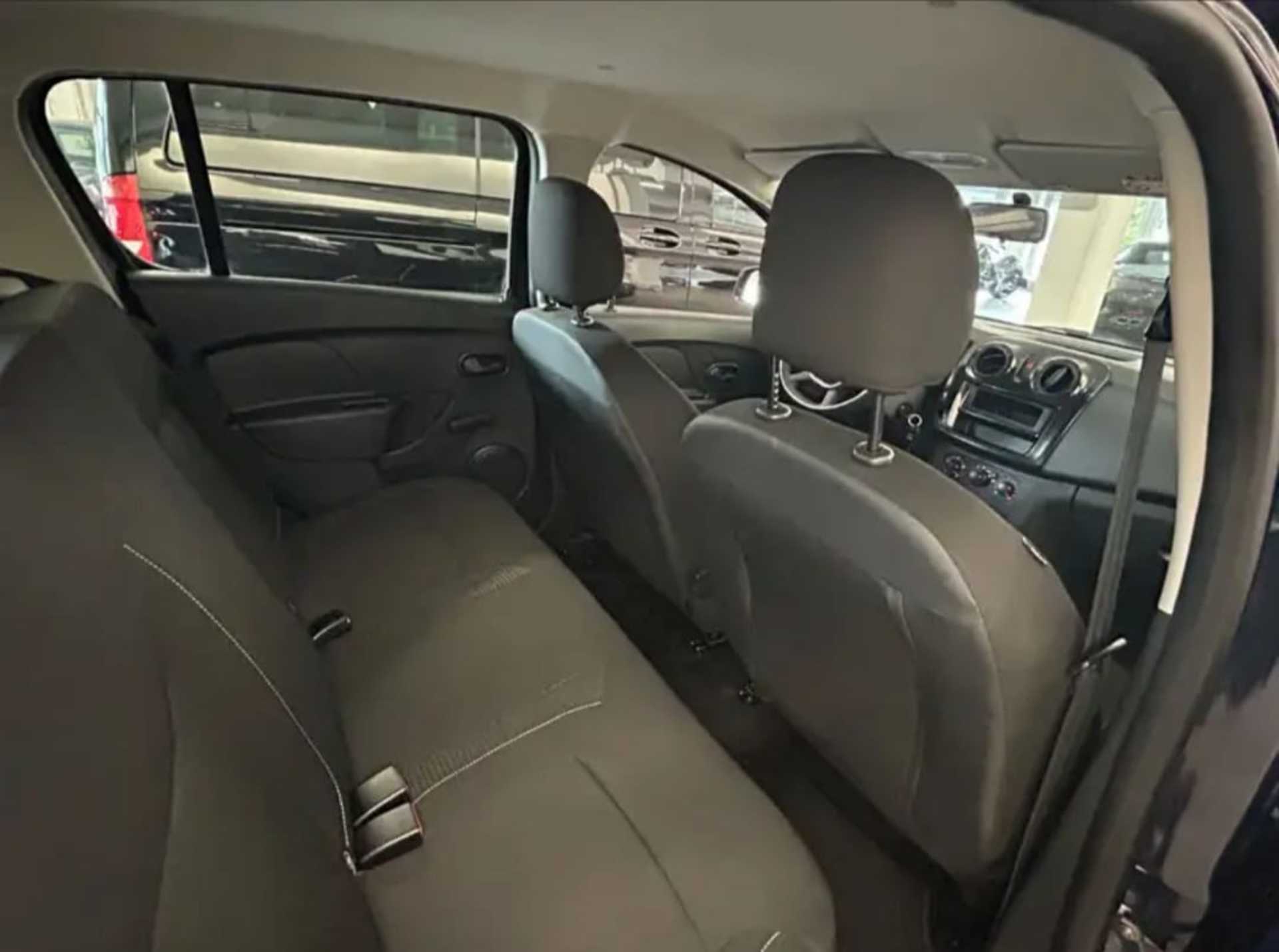 Dacia Sandero - 6