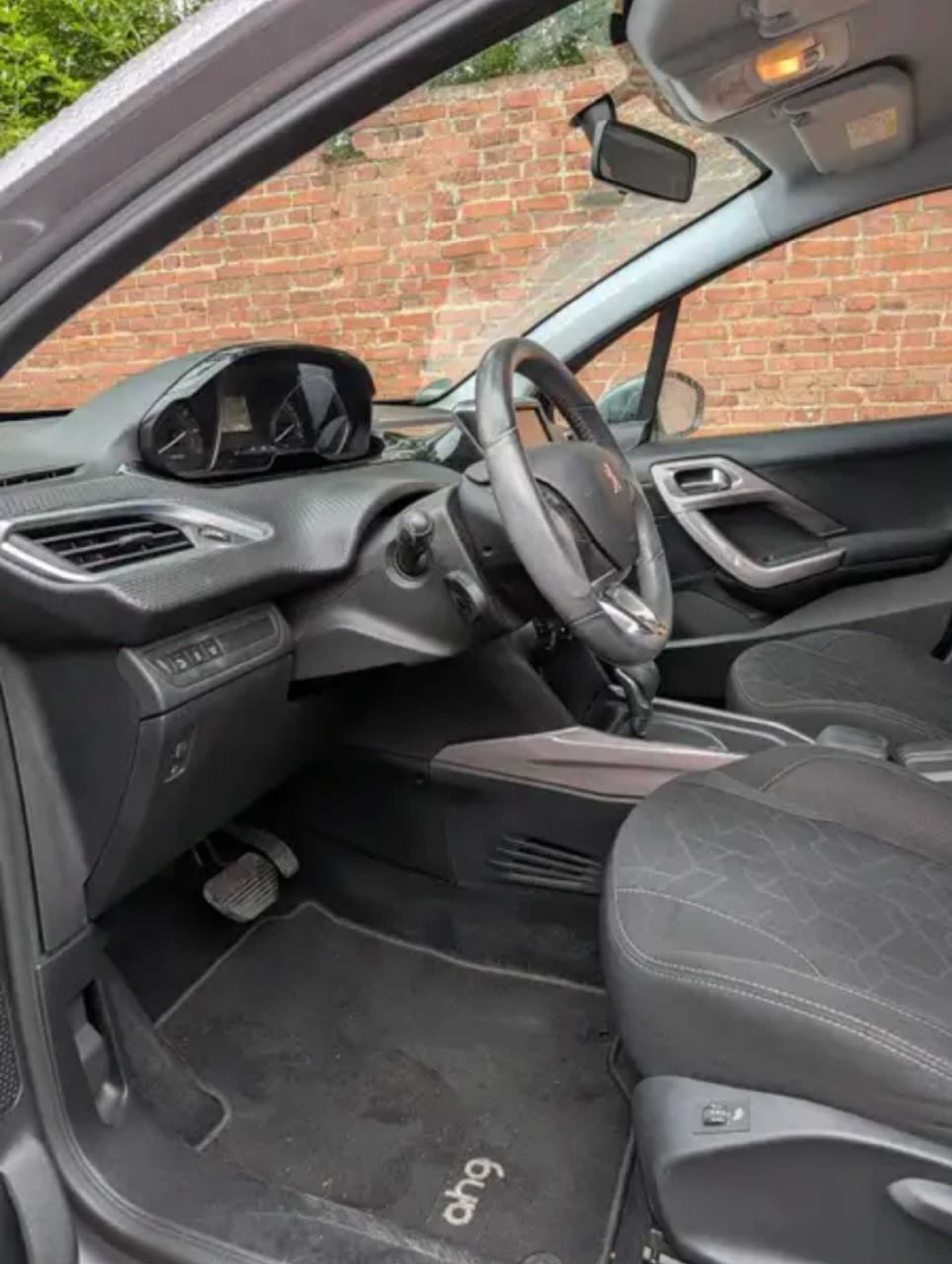 Peugeot 2008 - 3