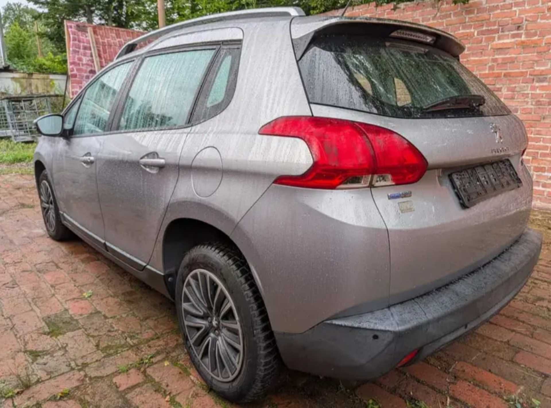 Peugeot 2008 - 6