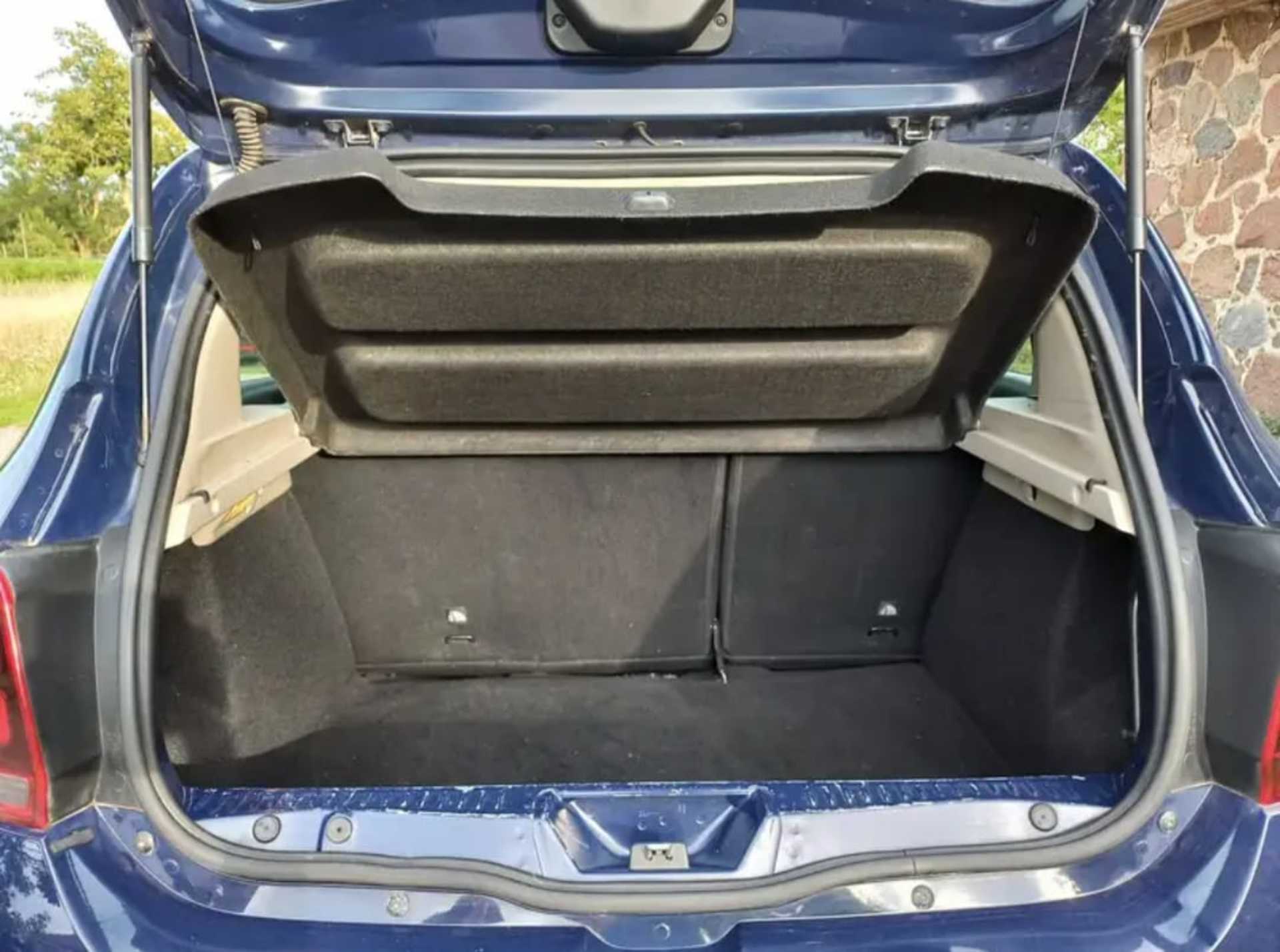 Dacia Sandero - 8