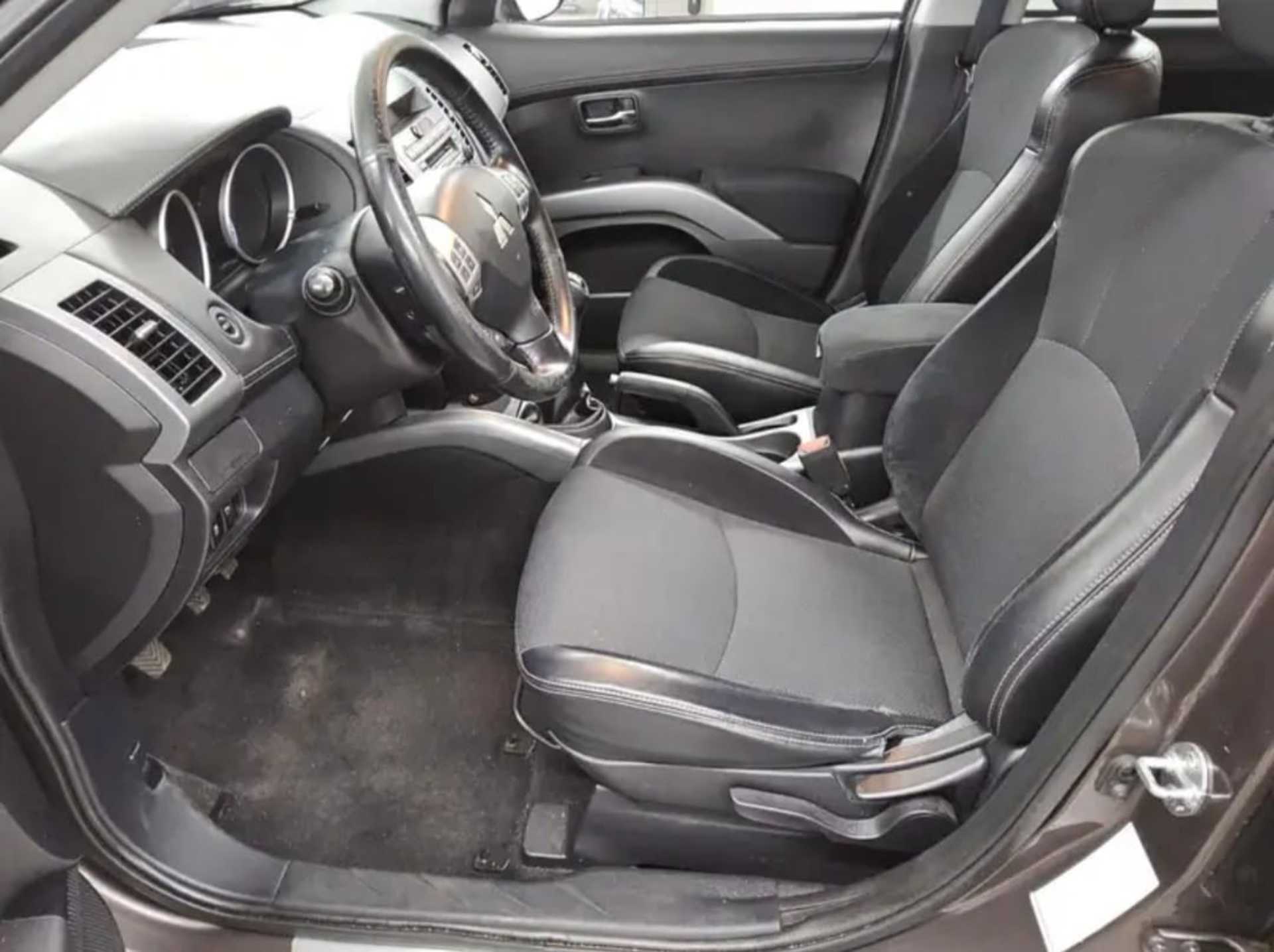 Mitsubishi Outlander  2.0 MIVEC  - 5