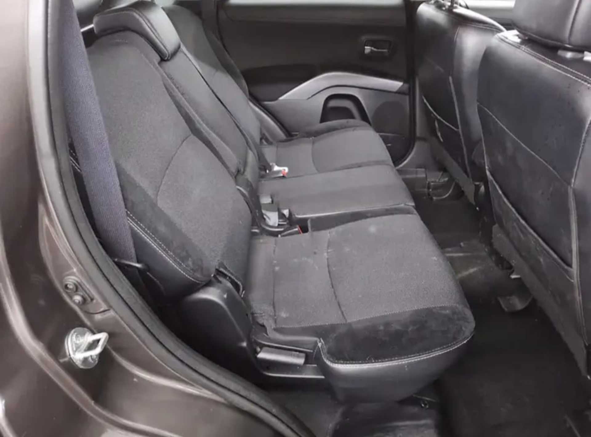Mitsubishi Outlander  2.0 MIVEC  - 6